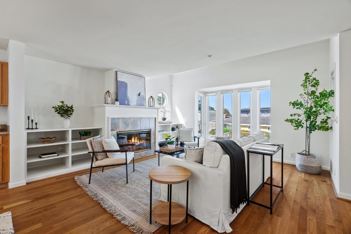 Detail Gallery Image 7 of 31 For 1031 Balboa Ave, Pacific Grove,  CA 93950 - 2 Beds | 2 Baths