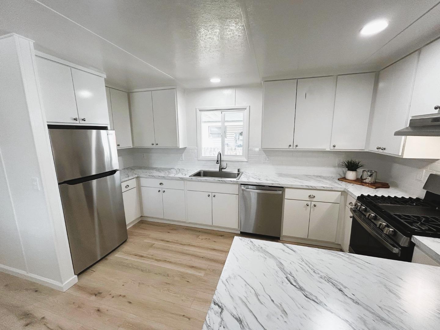 Detail Gallery Image 4 of 14 For 8282 Murray Ave #48,  Gilroy,  CA 95020 - 2 Beds | 2 Baths