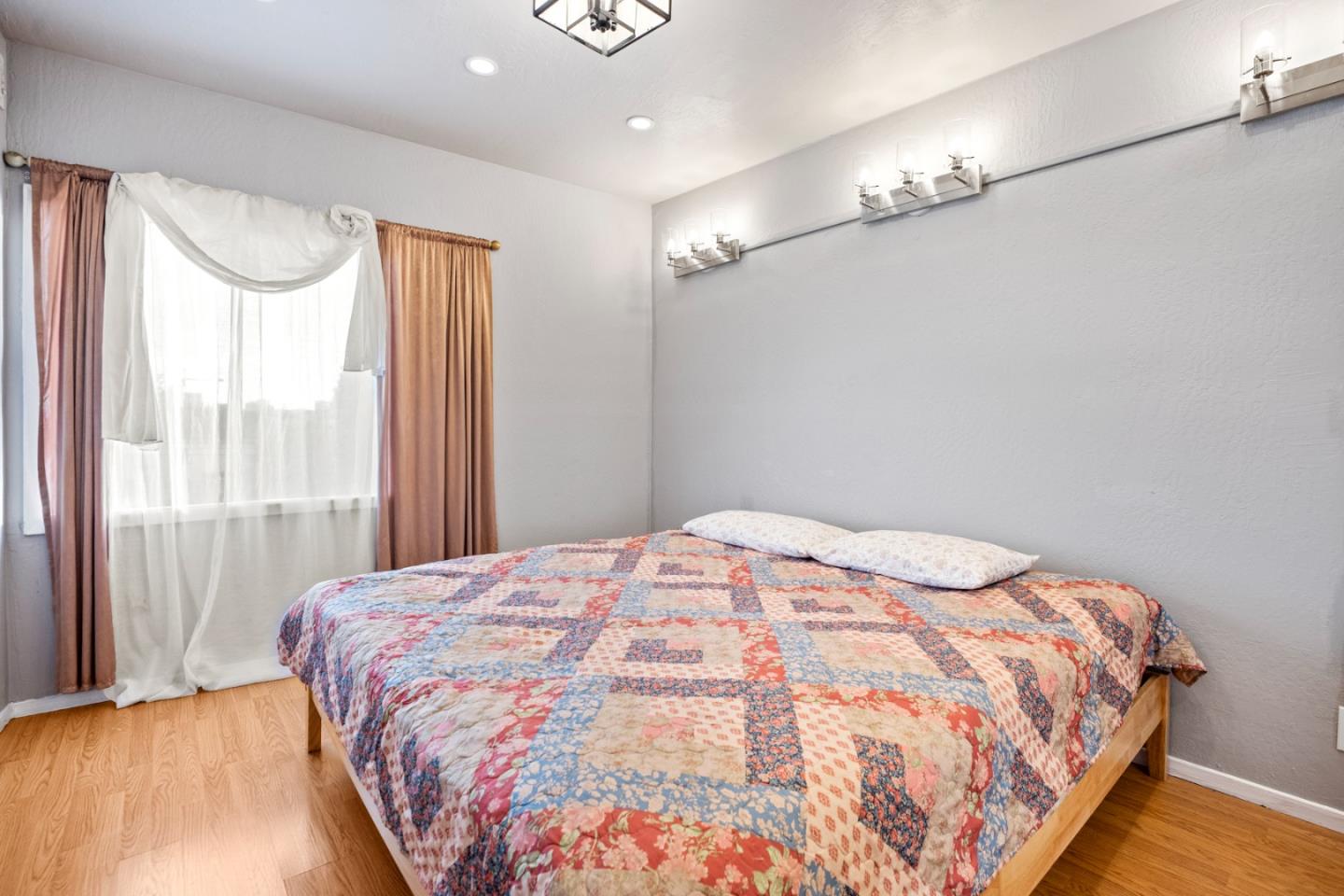 Detail Gallery Image 13 of 43 For 441 W Macarthur Blvd, Oakland,  CA 94609 - – Beds | – Baths