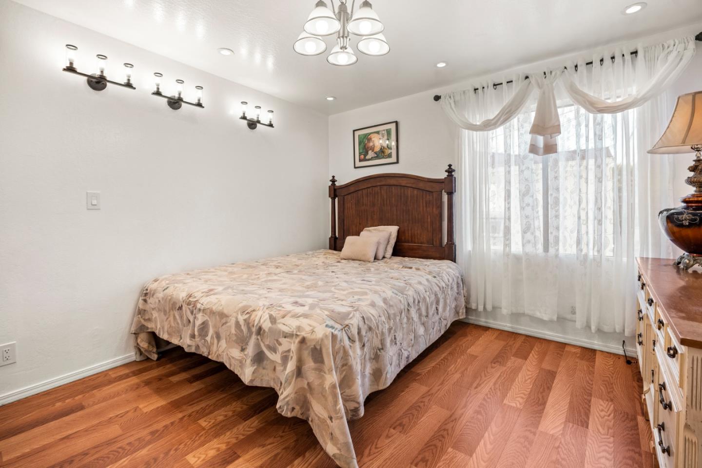 Detail Gallery Image 14 of 43 For 441 W Macarthur Blvd, Oakland,  CA 94609 - – Beds | – Baths
