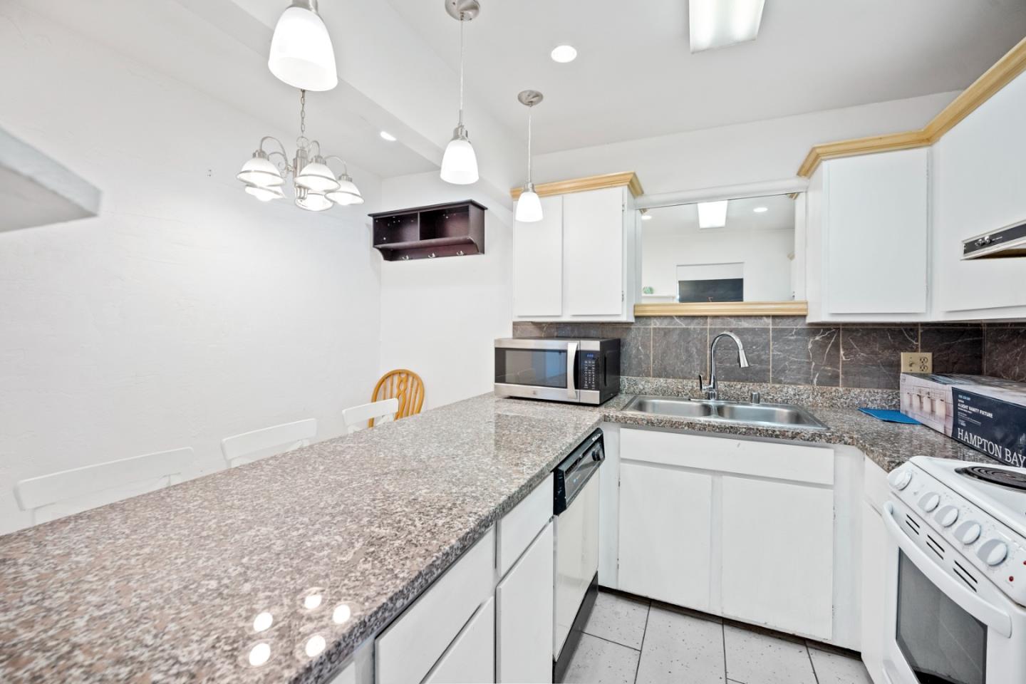 Detail Gallery Image 16 of 43 For 441 W Macarthur Blvd, Oakland,  CA 94609 - – Beds | – Baths