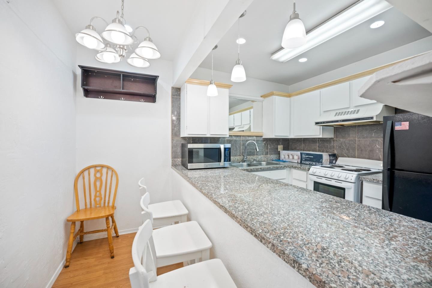 Detail Gallery Image 17 of 43 For 441 W Macarthur Blvd, Oakland,  CA 94609 - – Beds | – Baths