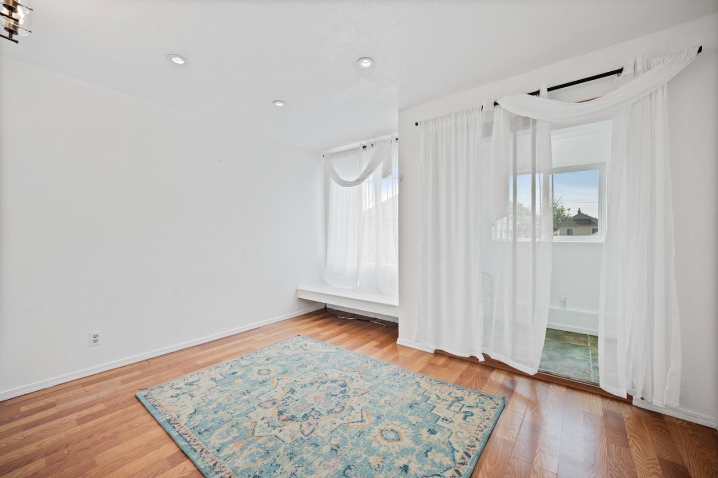 Detail Gallery Image 25 of 43 For 441 W Macarthur Blvd, Oakland,  CA 94609 - – Beds | – Baths