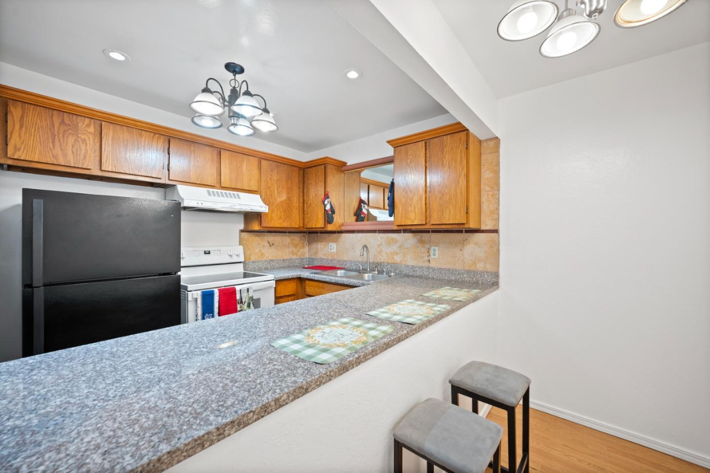 Detail Gallery Image 28 of 43 For 441 W Macarthur Blvd, Oakland,  CA 94609 - – Beds | – Baths