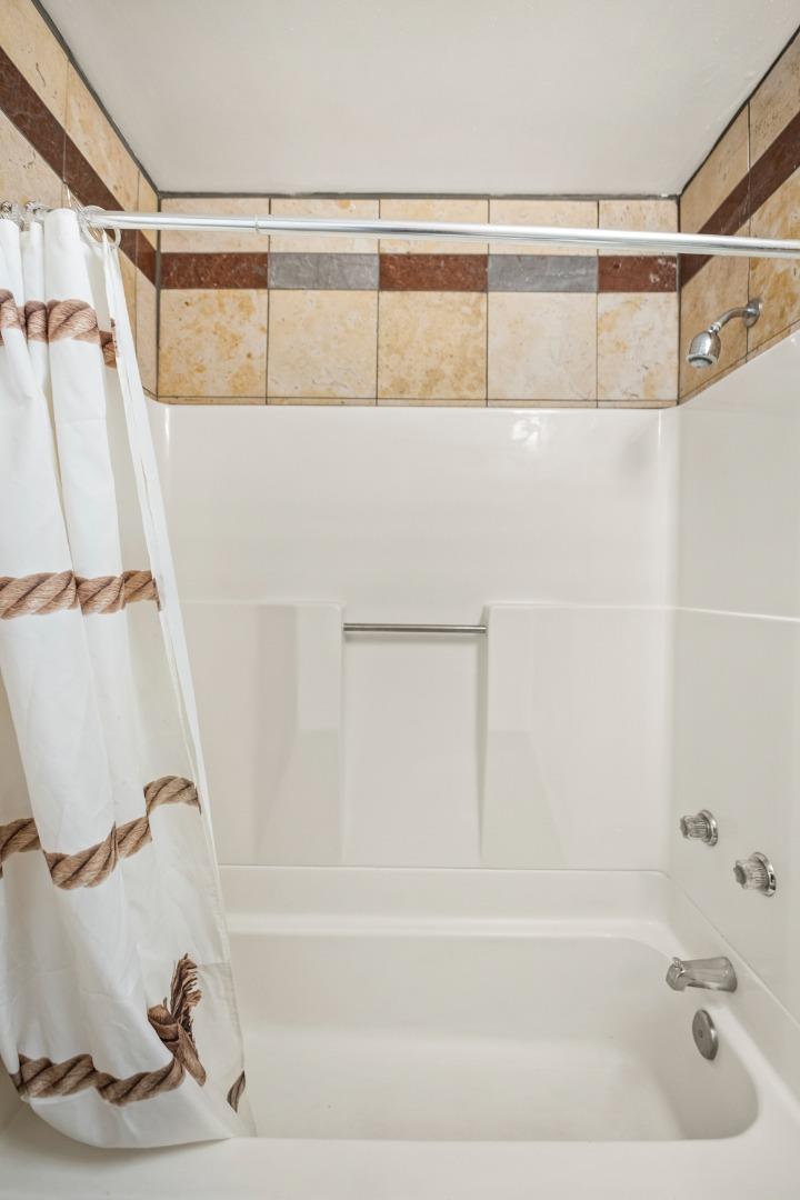 Detail Gallery Image 9 of 43 For 441 W Macarthur Blvd, Oakland,  CA 94609 - – Beds | – Baths