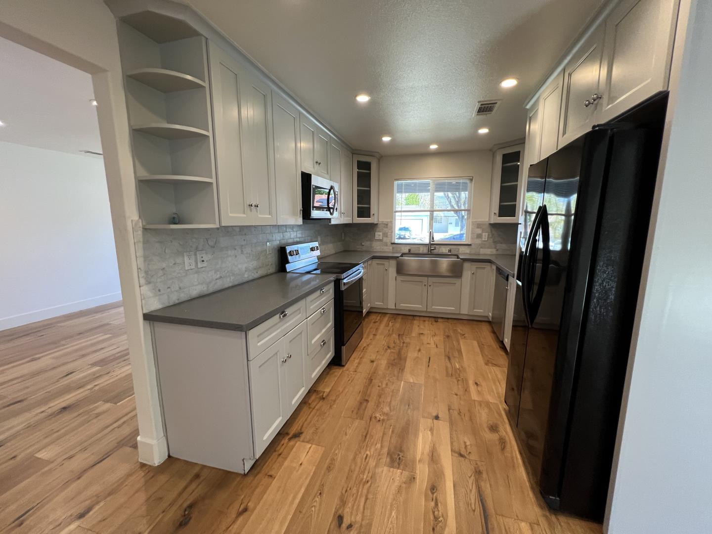 Detail Gallery Image 9 of 27 For 1543 Higate Dr, San Jose,  CA 95122 - 4 Beds | 2 Baths