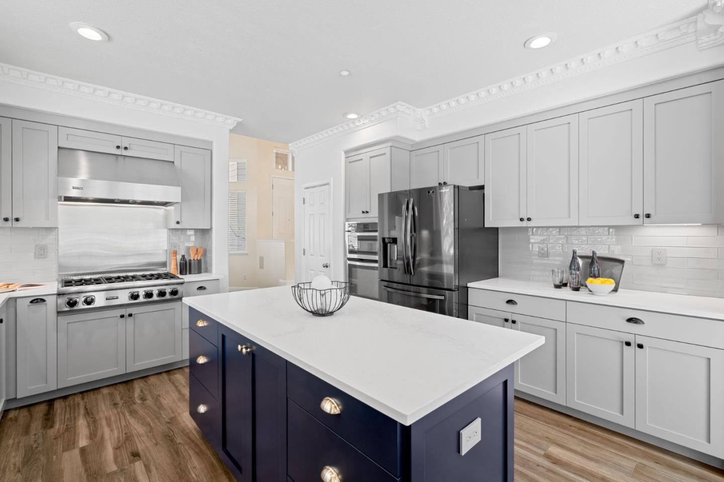 Detail Gallery Image 11 of 52 For 165 Golden Eagle Ln, Brisbane,  CA 94005 - 4 Beds | 2/1 Baths