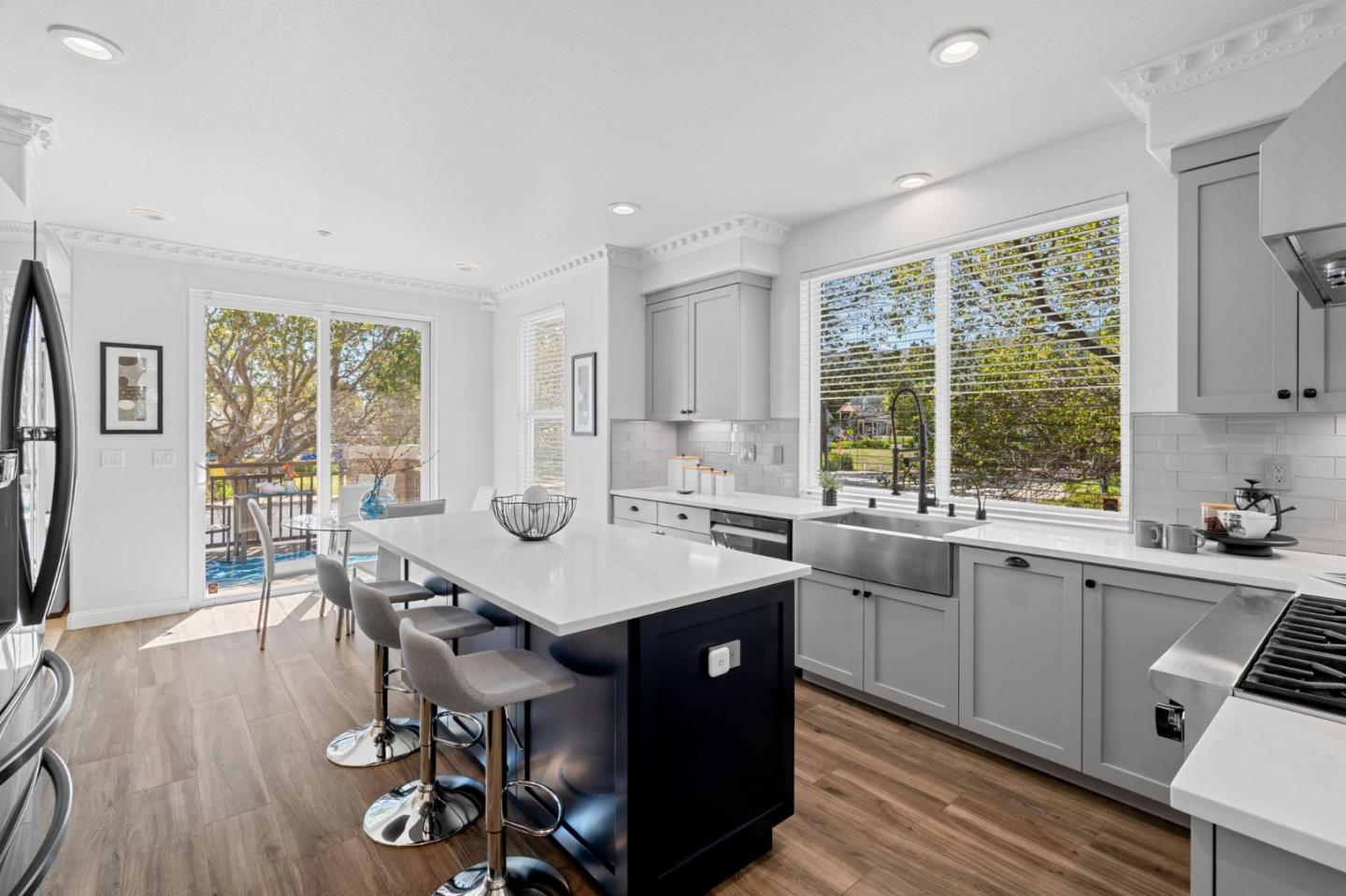 Detail Gallery Image 13 of 52 For 165 Golden Eagle Ln, Brisbane,  CA 94005 - 4 Beds | 2/1 Baths