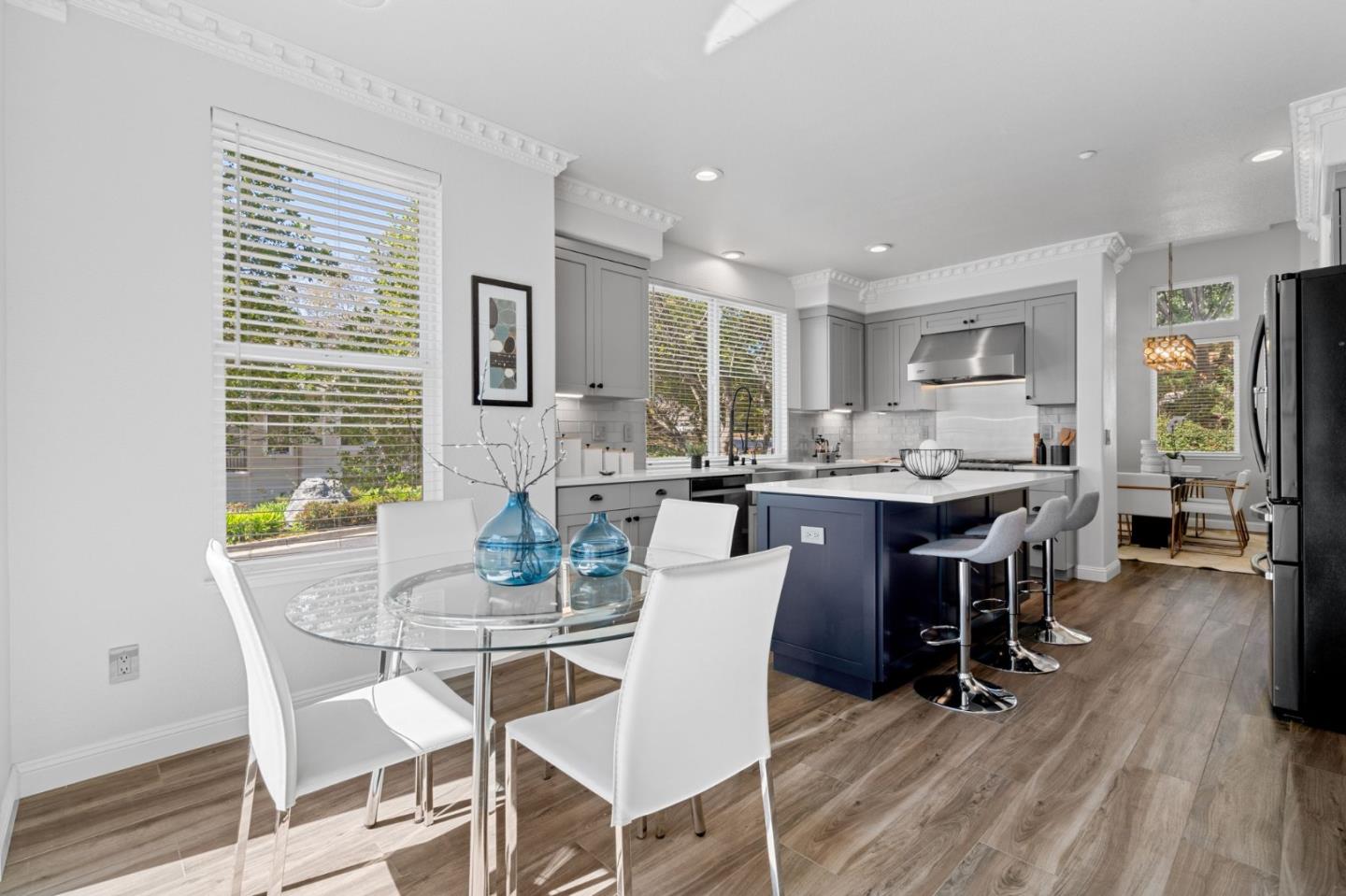Detail Gallery Image 14 of 52 For 165 Golden Eagle Ln, Brisbane,  CA 94005 - 4 Beds | 2/1 Baths