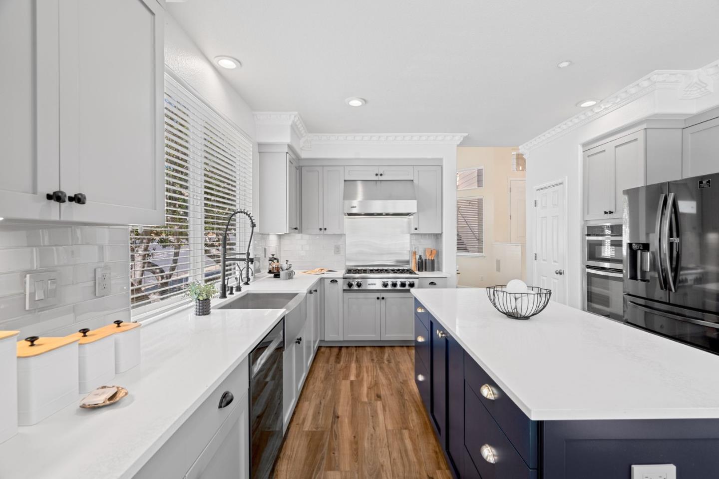 Detail Gallery Image 15 of 52 For 165 Golden Eagle Ln, Brisbane,  CA 94005 - 4 Beds | 2/1 Baths