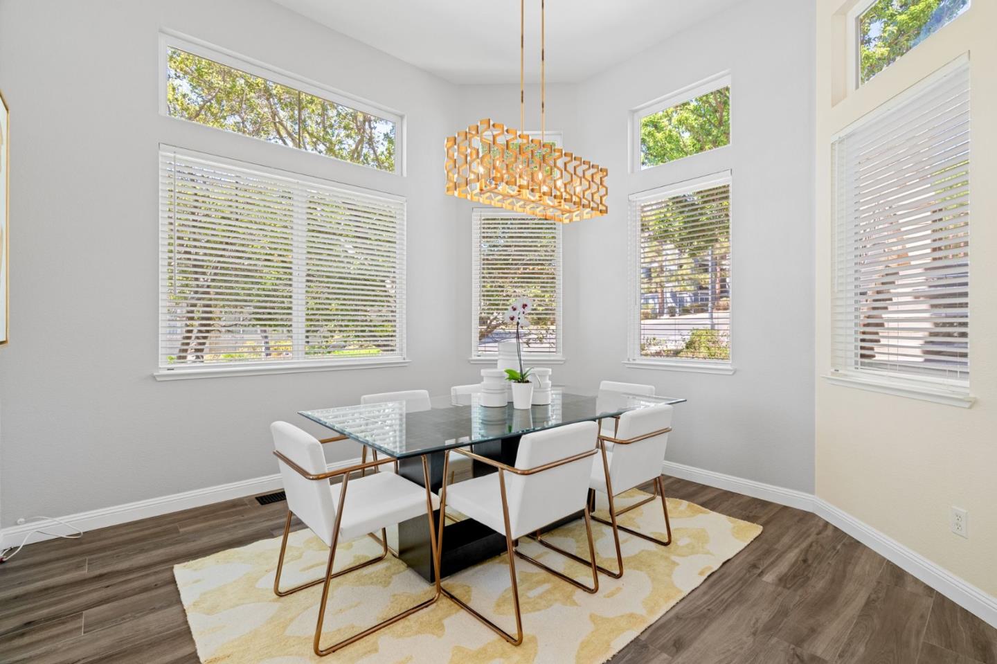 Detail Gallery Image 8 of 52 For 165 Golden Eagle Ln, Brisbane,  CA 94005 - 4 Beds | 2/1 Baths