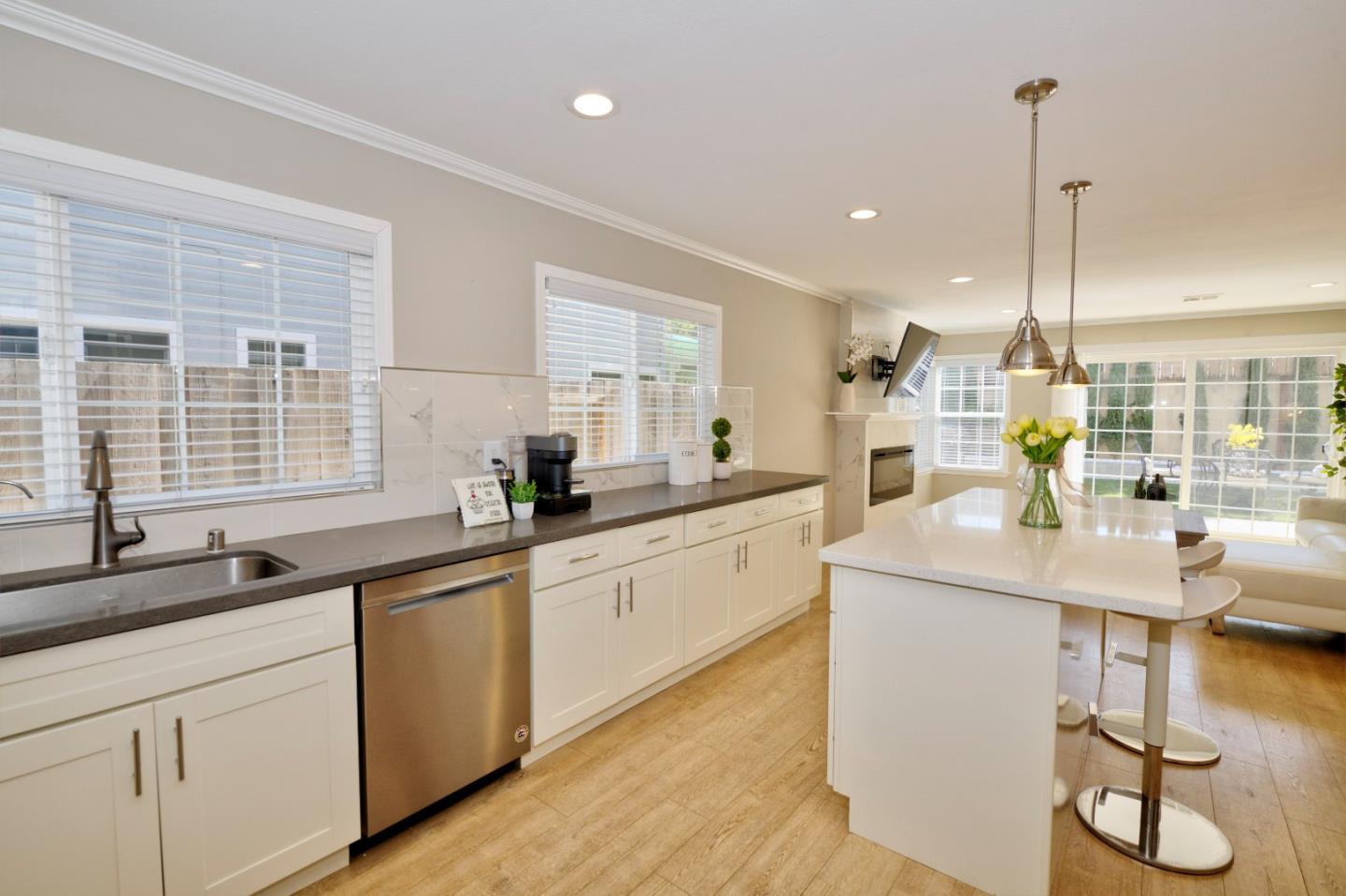 Detail Gallery Image 7 of 58 For 4330 Peregrine Way, Fremont,  CA 94555 - 5 Beds | 3 Baths