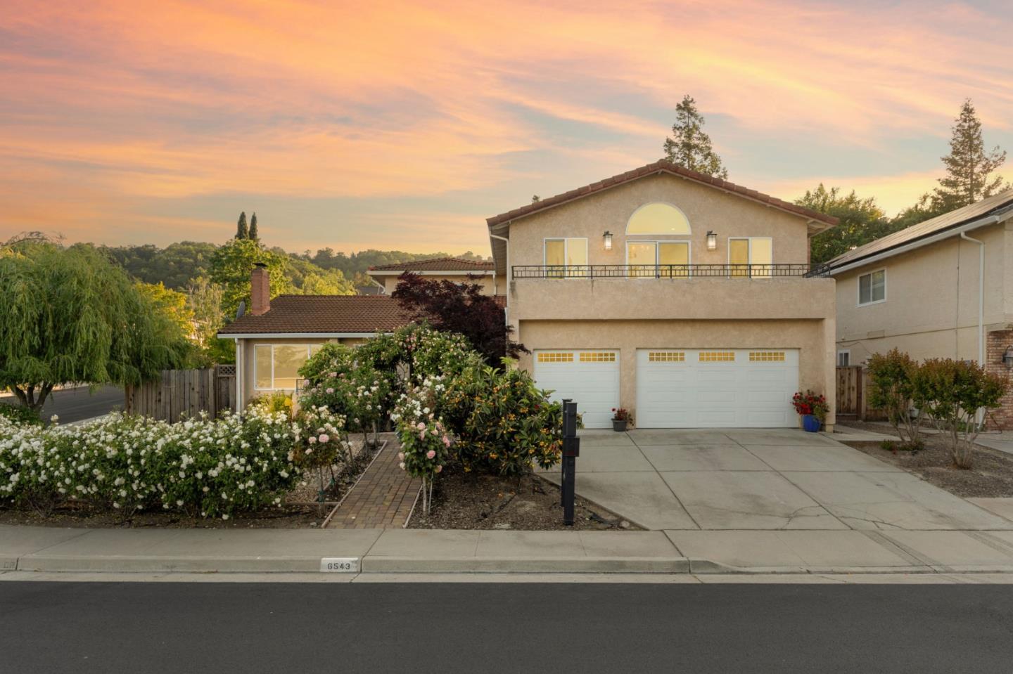 Detail Gallery Image 2 of 64 For 6543 Skyfarm Dr, San Jose,  CA 95120 - 5 Beds | 3 Baths