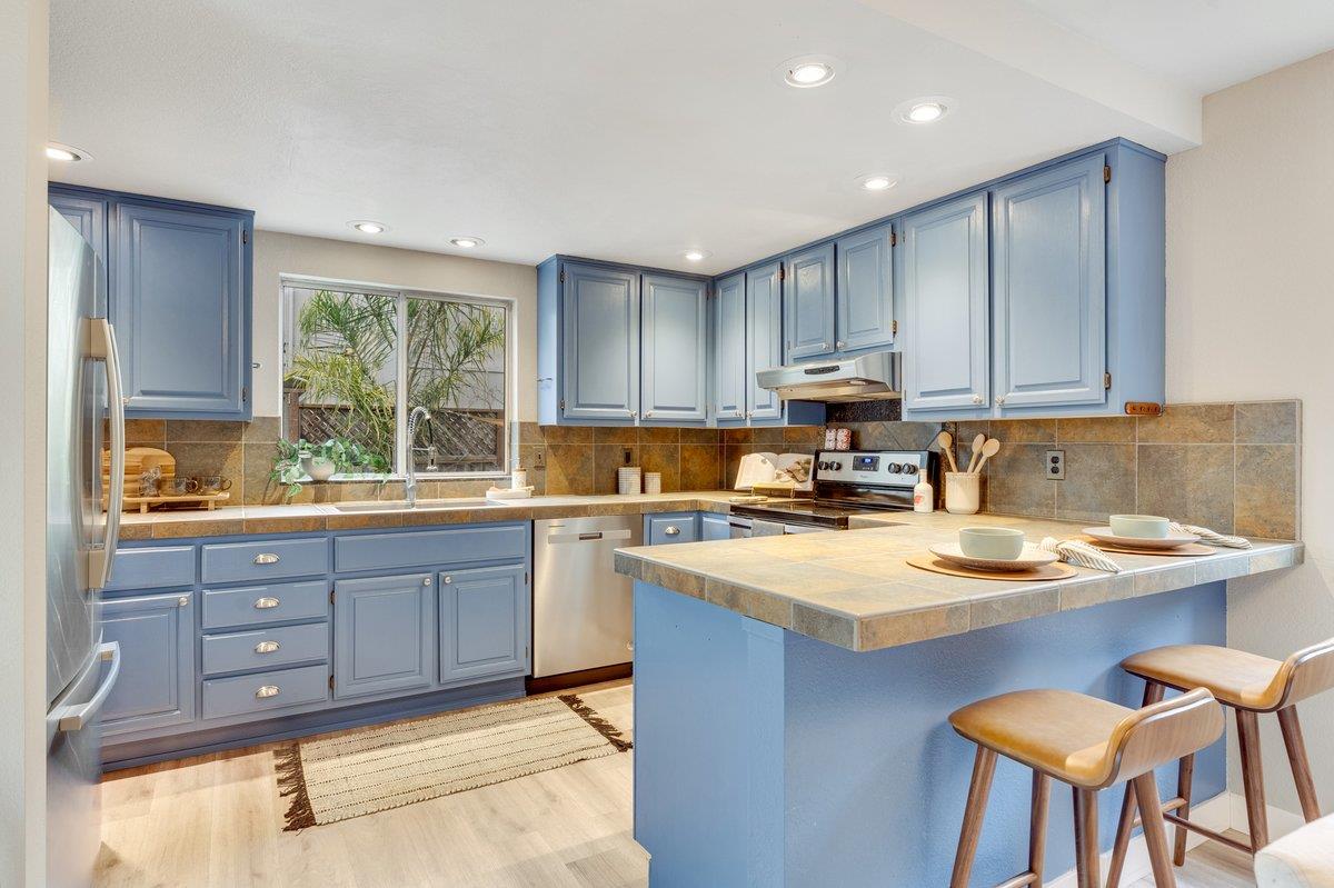 Detail Gallery Image 11 of 44 For 1473 Pami Ln, Santa Cruz,  CA 95062 - 2 Beds | 2/1 Baths