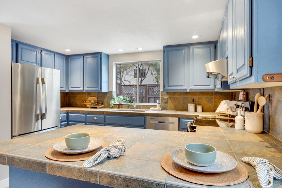 Detail Gallery Image 12 of 44 For 1473 Pami Ln, Santa Cruz,  CA 95062 - 2 Beds | 2/1 Baths