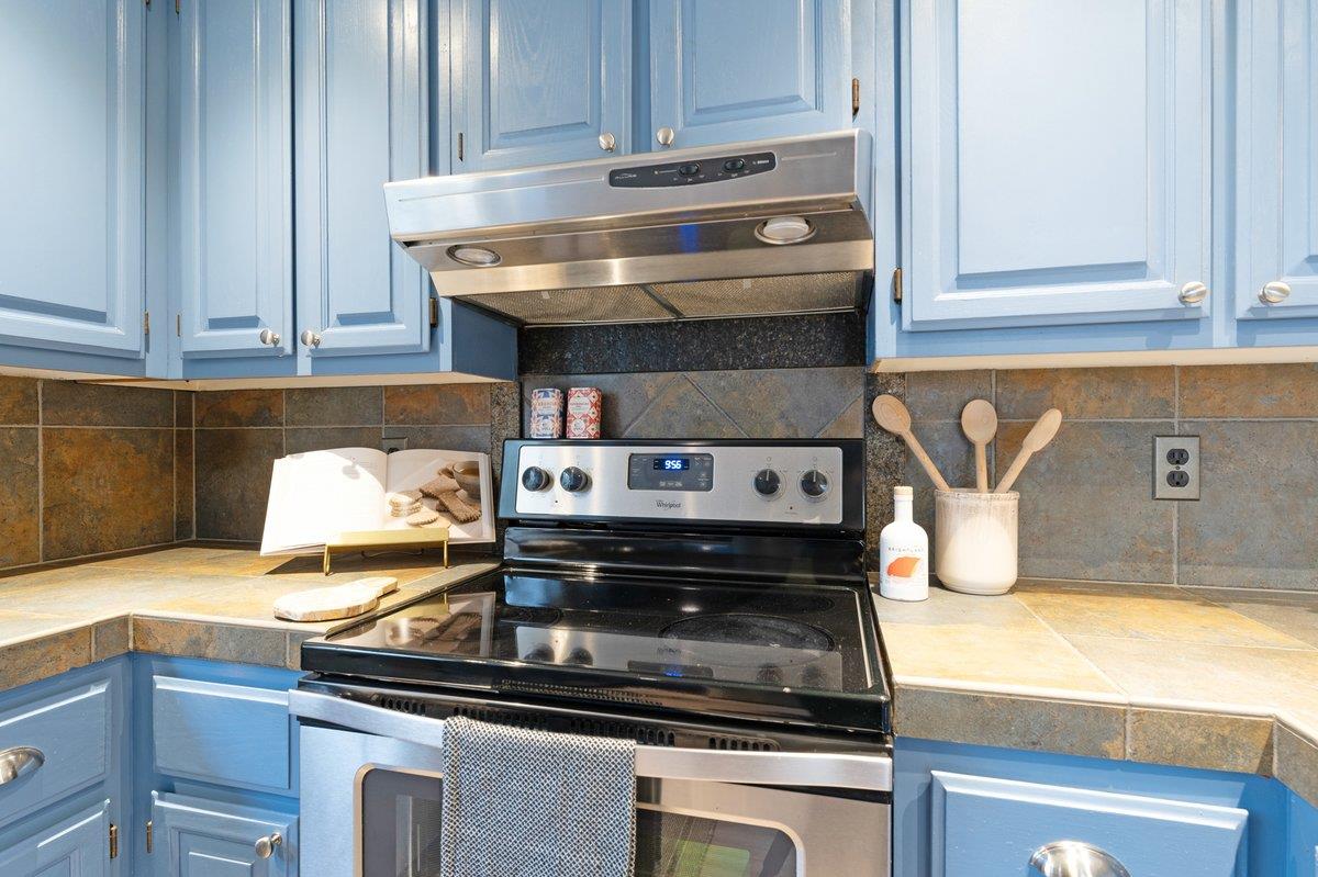 Detail Gallery Image 13 of 44 For 1473 Pami Ln, Santa Cruz,  CA 95062 - 2 Beds | 2/1 Baths