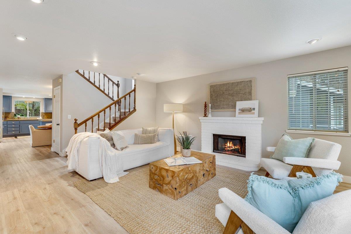 Detail Gallery Image 5 of 44 For 1473 Pami Ln, Santa Cruz,  CA 95062 - 2 Beds | 2/1 Baths