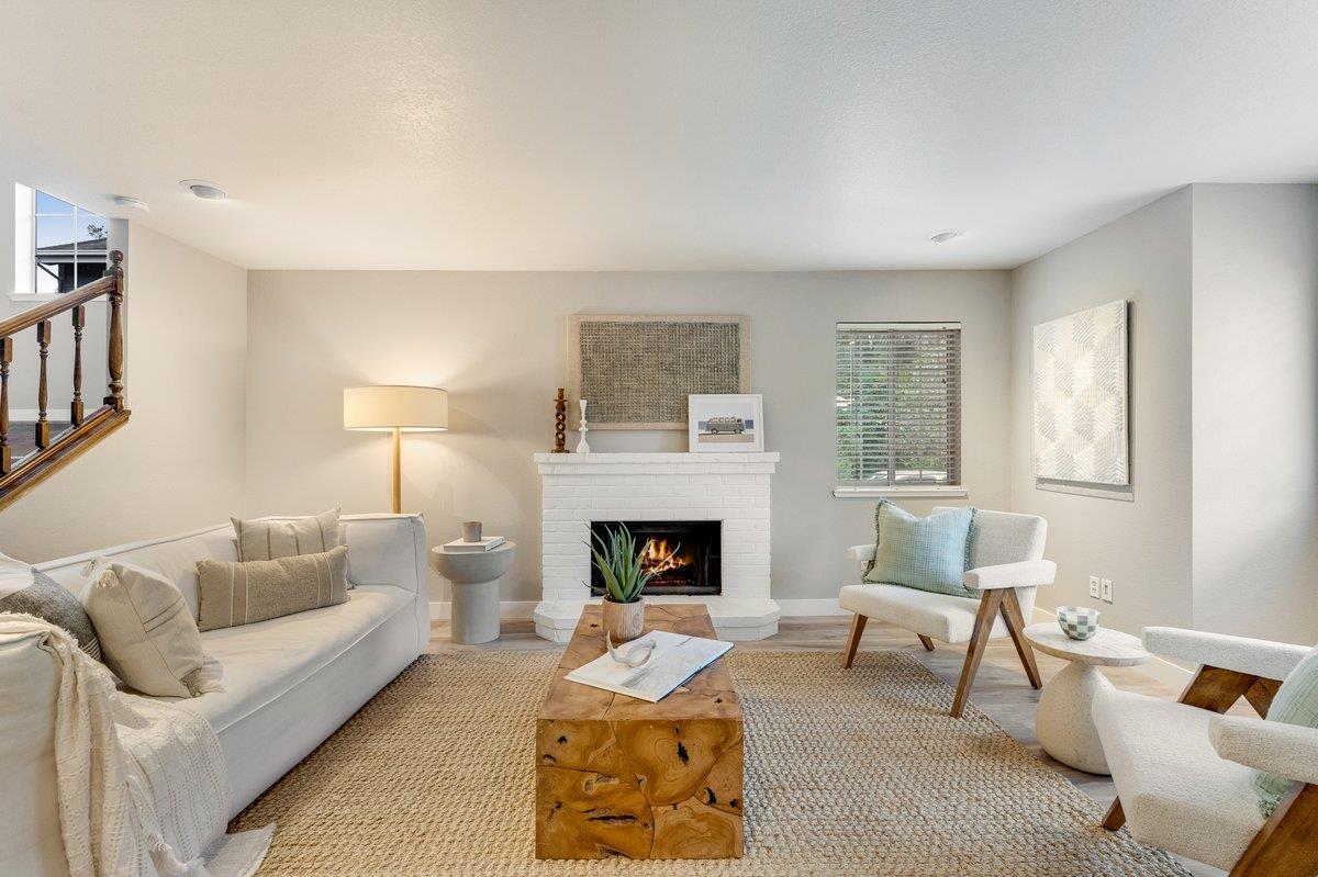 Detail Gallery Image 7 of 44 For 1473 Pami Ln, Santa Cruz,  CA 95062 - 2 Beds | 2/1 Baths