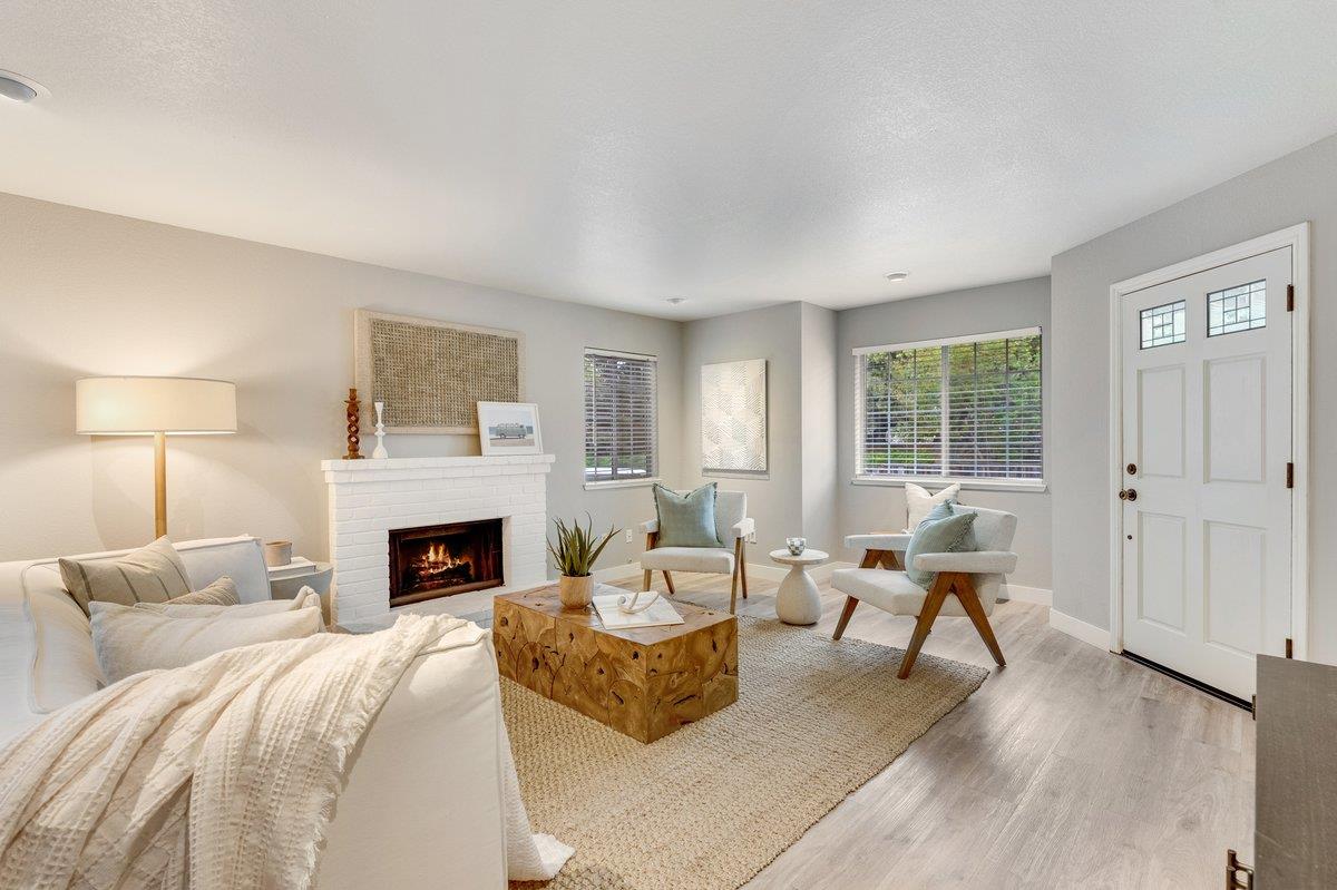 Detail Gallery Image 8 of 44 For 1473 Pami Ln, Santa Cruz,  CA 95062 - 2 Beds | 2/1 Baths