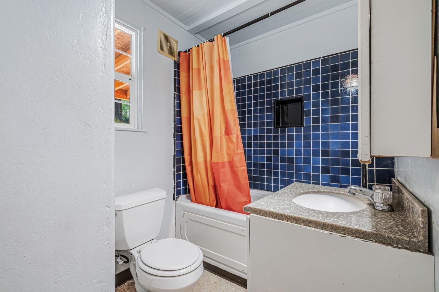 Detail Gallery Image 15 of 30 For 550 Scenic Way, Ben Lomond,  CA 95005 - 1 Beds | 1 Baths