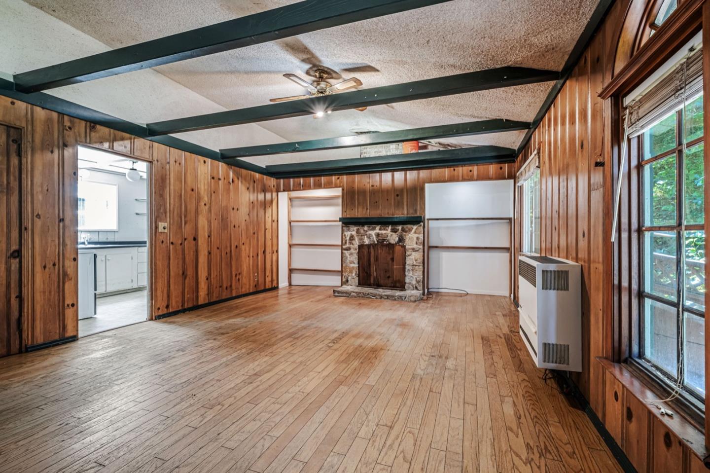 Detail Gallery Image 4 of 30 For 550 Scenic Way, Ben Lomond,  CA 95005 - 1 Beds | 1 Baths
