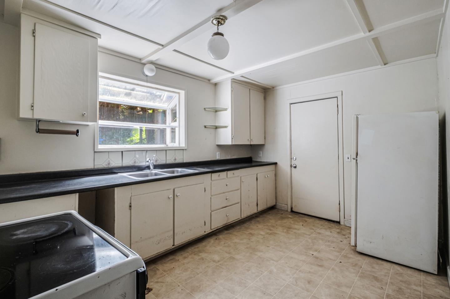 Detail Gallery Image 7 of 30 For 550 Scenic Way, Ben Lomond,  CA 95005 - 1 Beds | 1 Baths