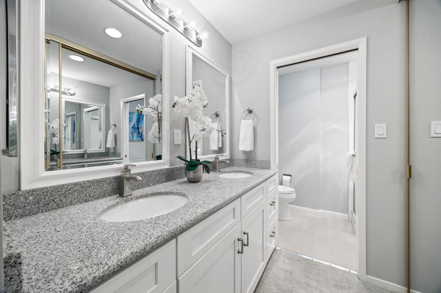 Detail Gallery Image 17 of 32 For 1456 San Carlos Ave #202,  San Carlos,  CA 94070 - 2 Beds | 2 Baths