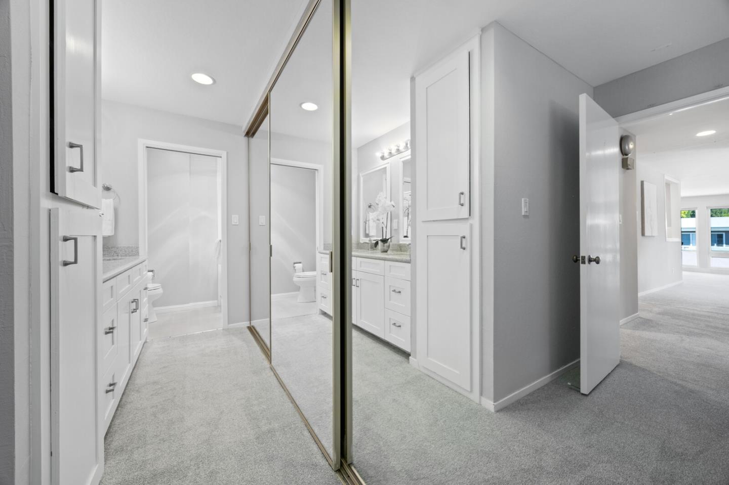 Detail Gallery Image 18 of 32 For 1456 San Carlos Ave #202,  San Carlos,  CA 94070 - 2 Beds | 2 Baths