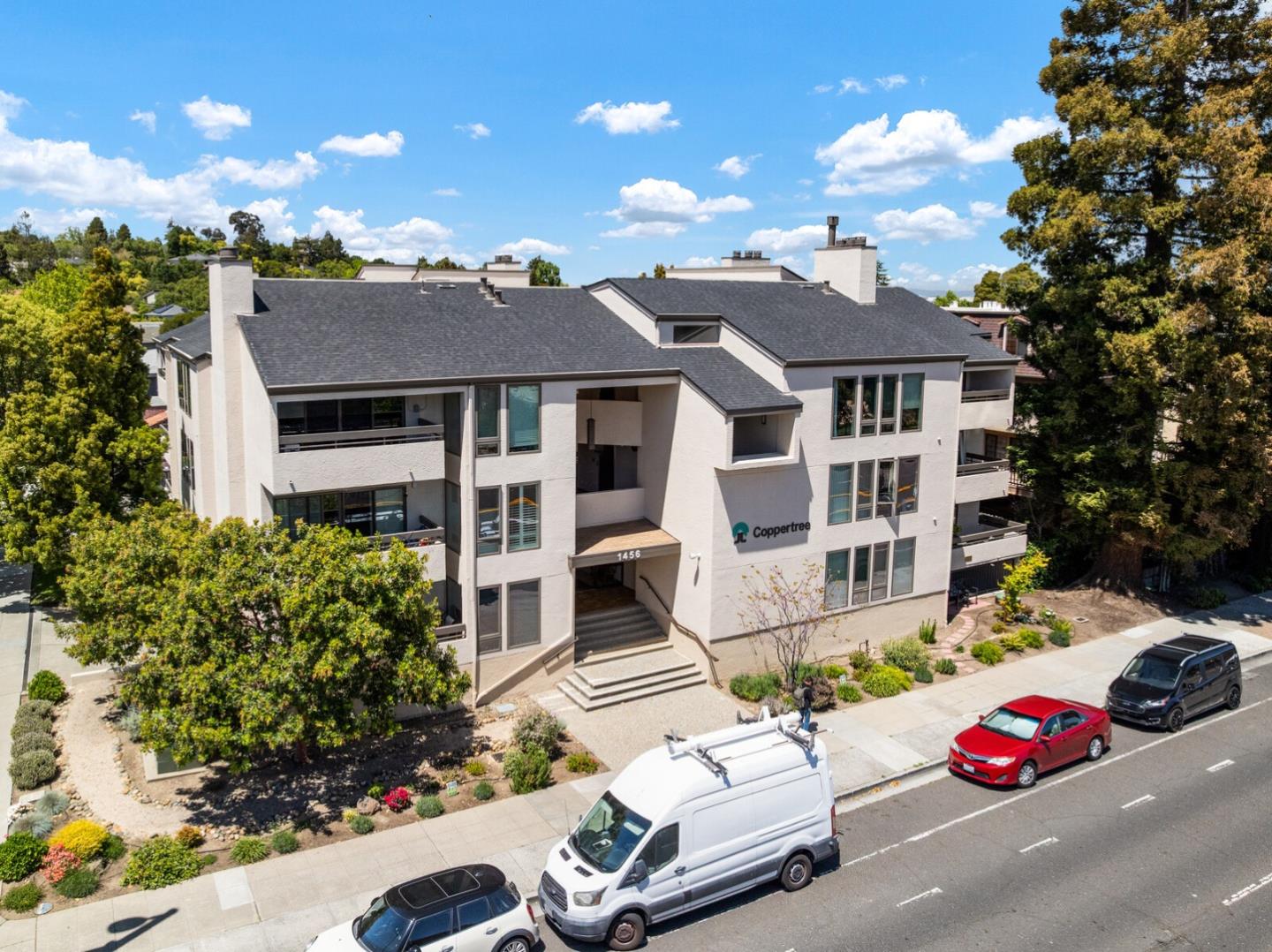 Detail Gallery Image 3 of 32 For 1456 San Carlos Ave #202,  San Carlos,  CA 94070 - 2 Beds | 2 Baths