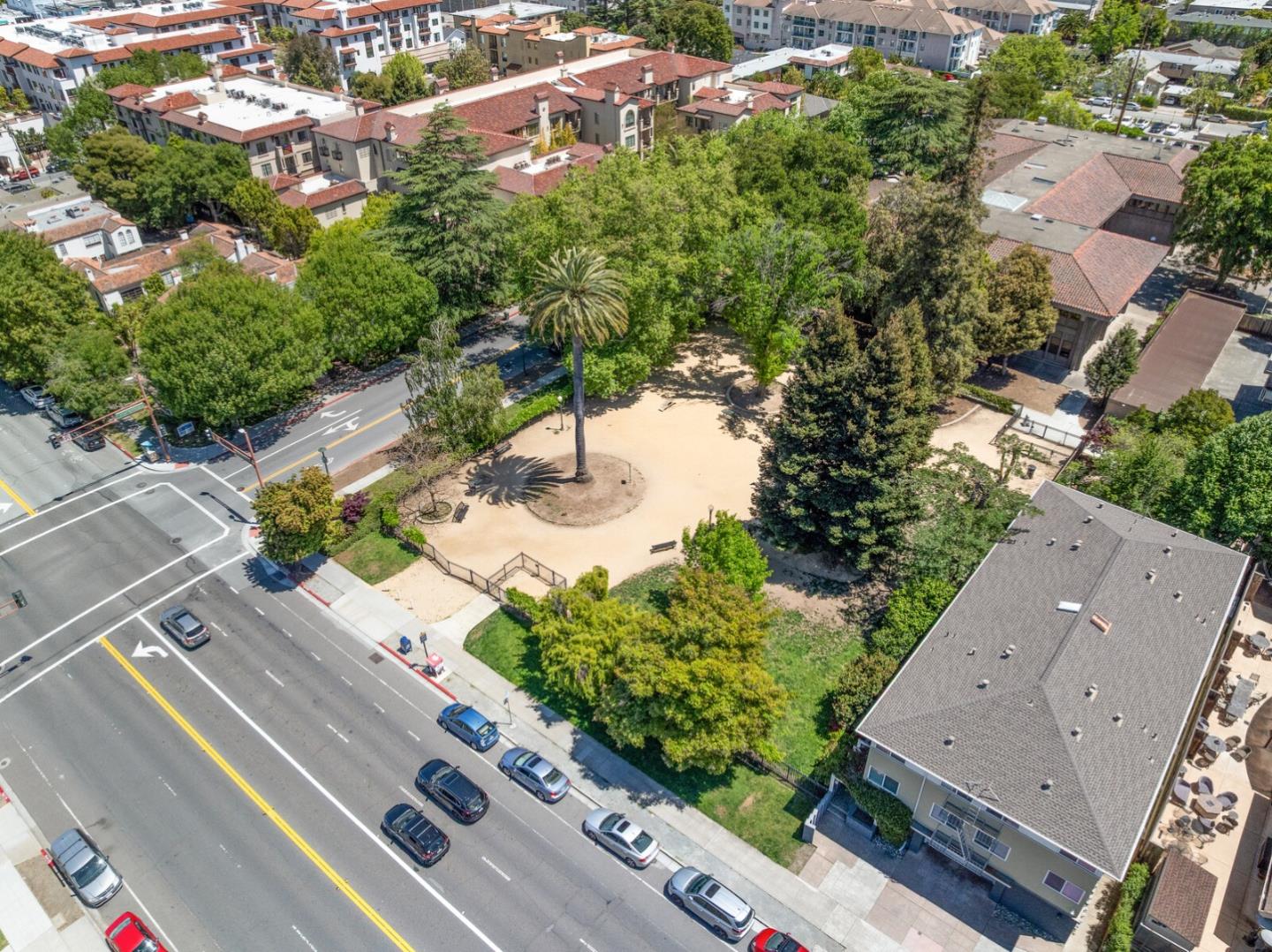 Detail Gallery Image 31 of 32 For 1456 San Carlos Ave #202,  San Carlos,  CA 94070 - 2 Beds | 2 Baths