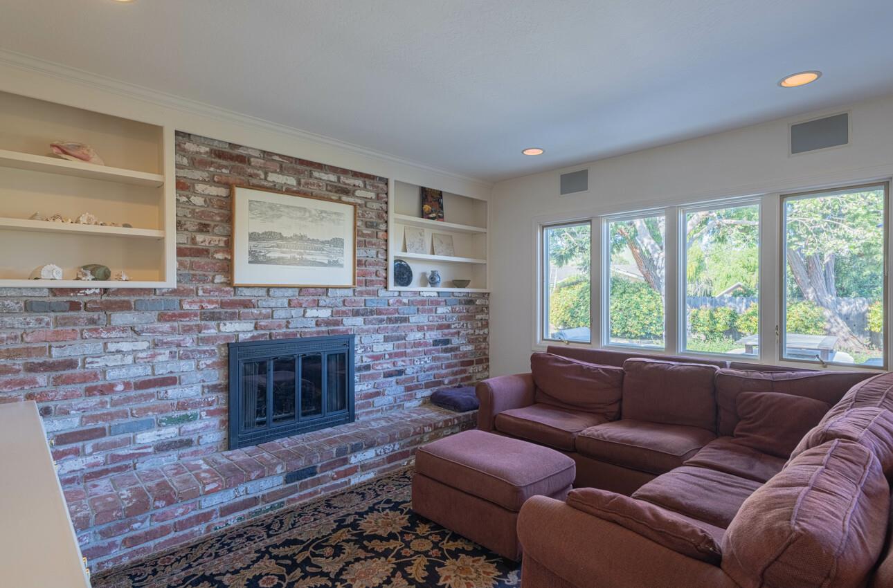 Detail Gallery Image 17 of 40 For 20260 Portola Dr, Salinas,  CA 93908 - 3 Beds | 2 Baths