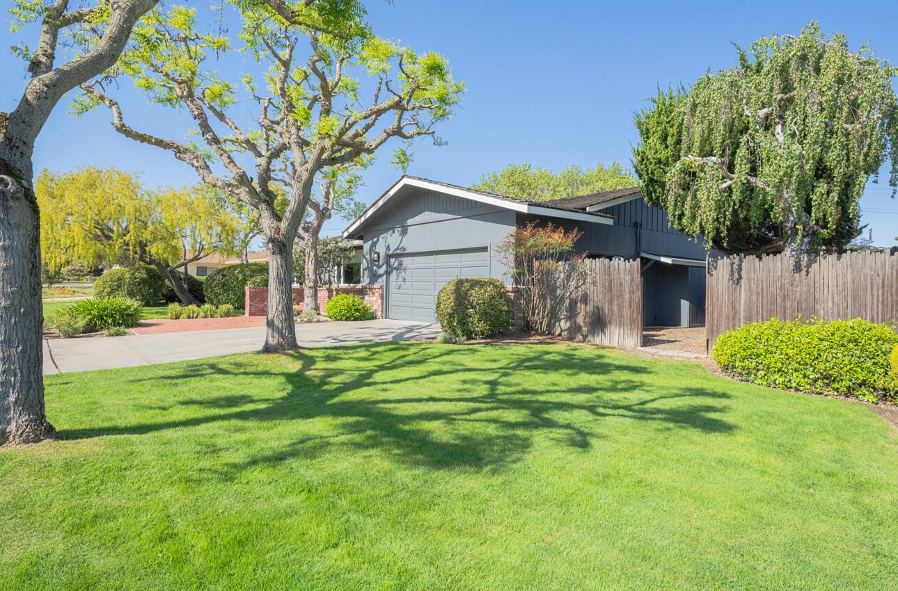 Detail Gallery Image 2 of 40 For 20260 Portola Dr, Salinas,  CA 93908 - 3 Beds | 2 Baths