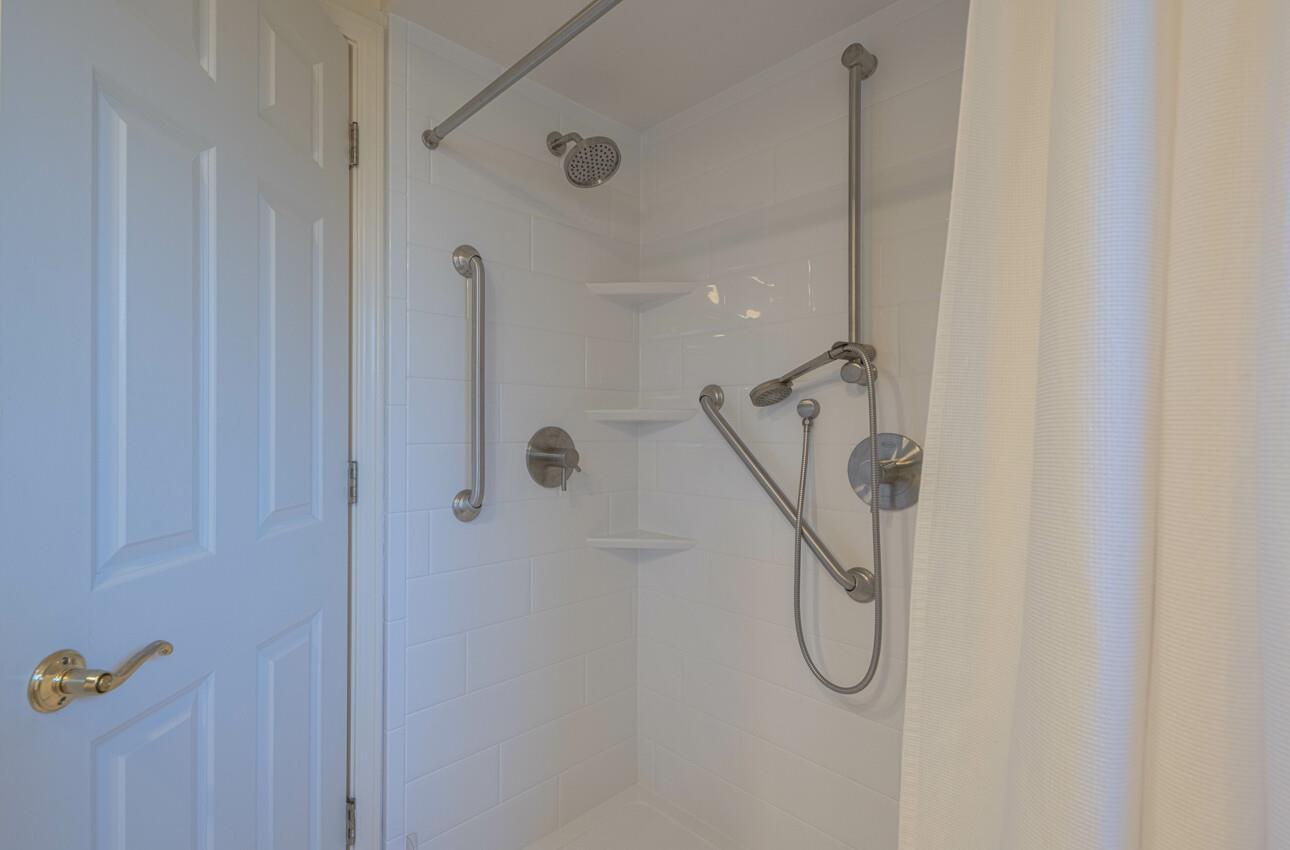 Detail Gallery Image 28 of 40 For 20260 Portola Dr, Salinas,  CA 93908 - 3 Beds | 2 Baths