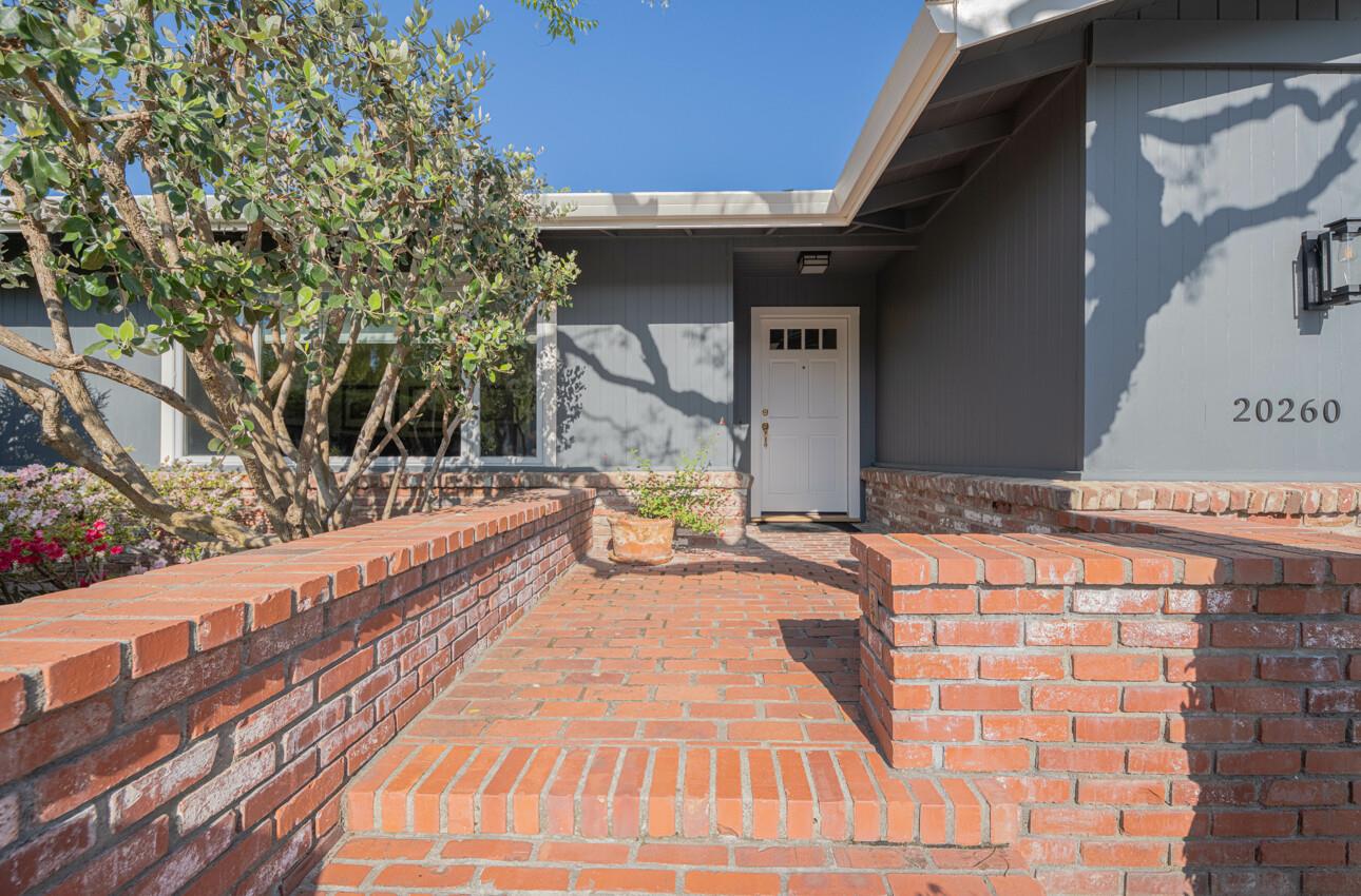 Detail Gallery Image 3 of 40 For 20260 Portola Dr, Salinas,  CA 93908 - 3 Beds | 2 Baths