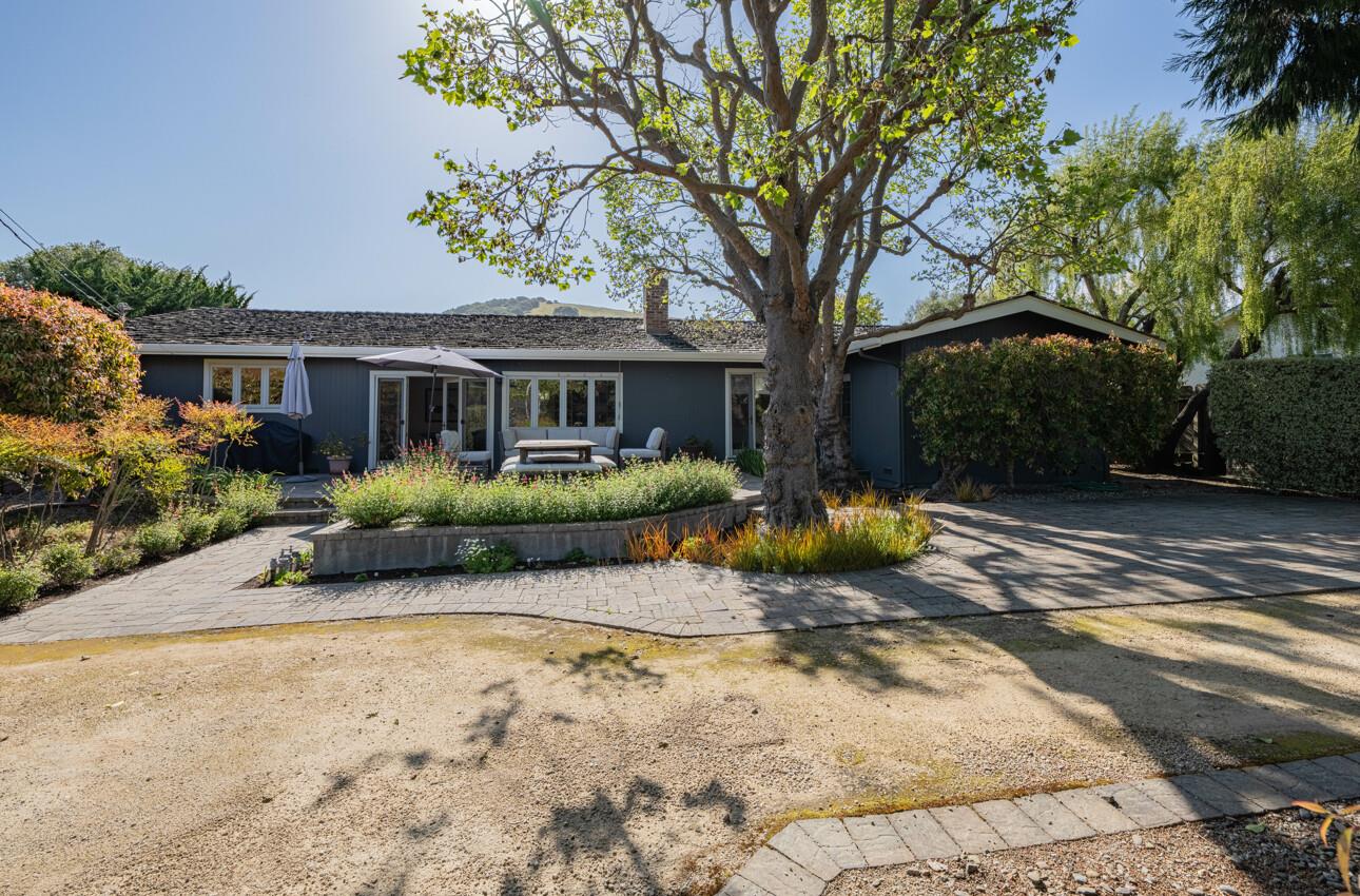 Detail Gallery Image 34 of 40 For 20260 Portola Dr, Salinas,  CA 93908 - 3 Beds | 2 Baths
