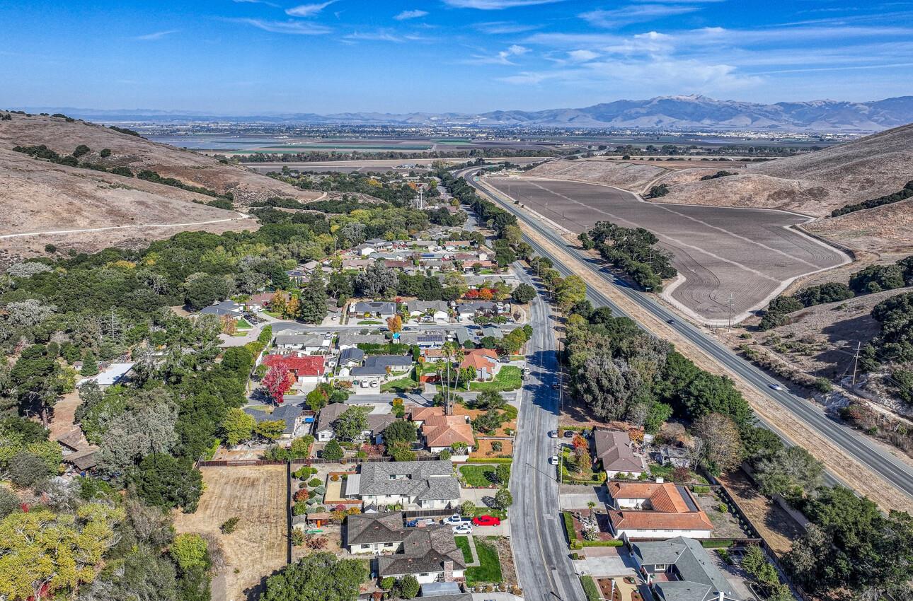 Detail Gallery Image 39 of 40 For 20260 Portola Dr, Salinas,  CA 93908 - 3 Beds | 2 Baths