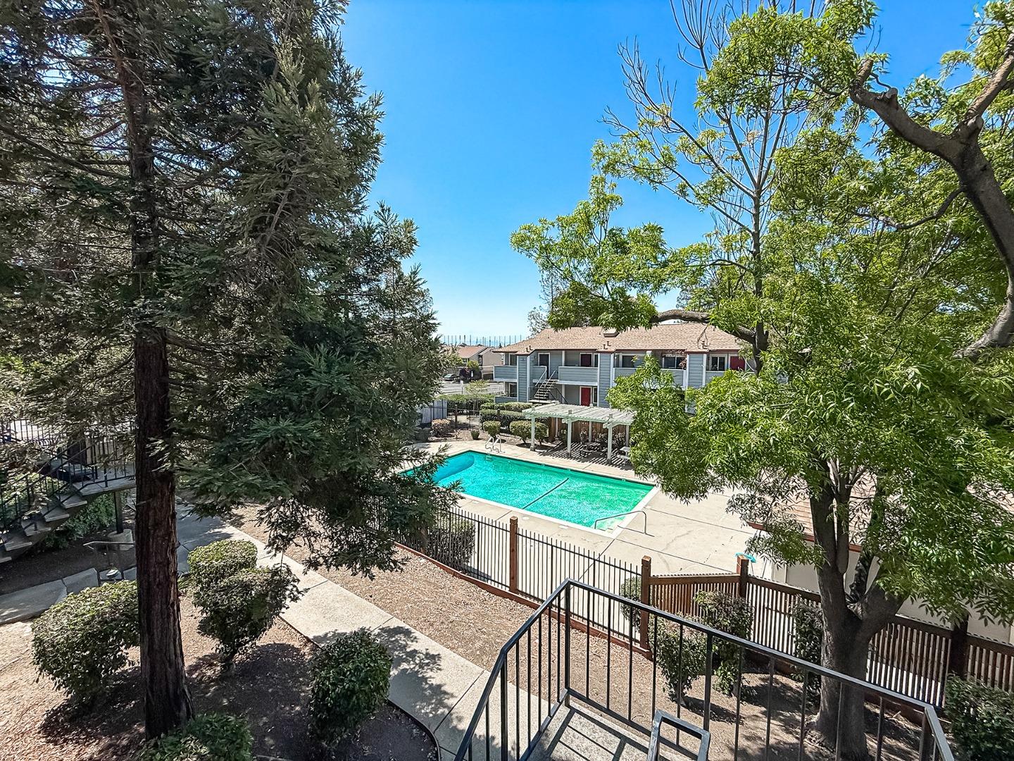 Detail Gallery Image 16 of 25 For 29629 Mountain Oak Ct #47,  Hayward,  CA 94544 - 1 Beds | 1 Baths