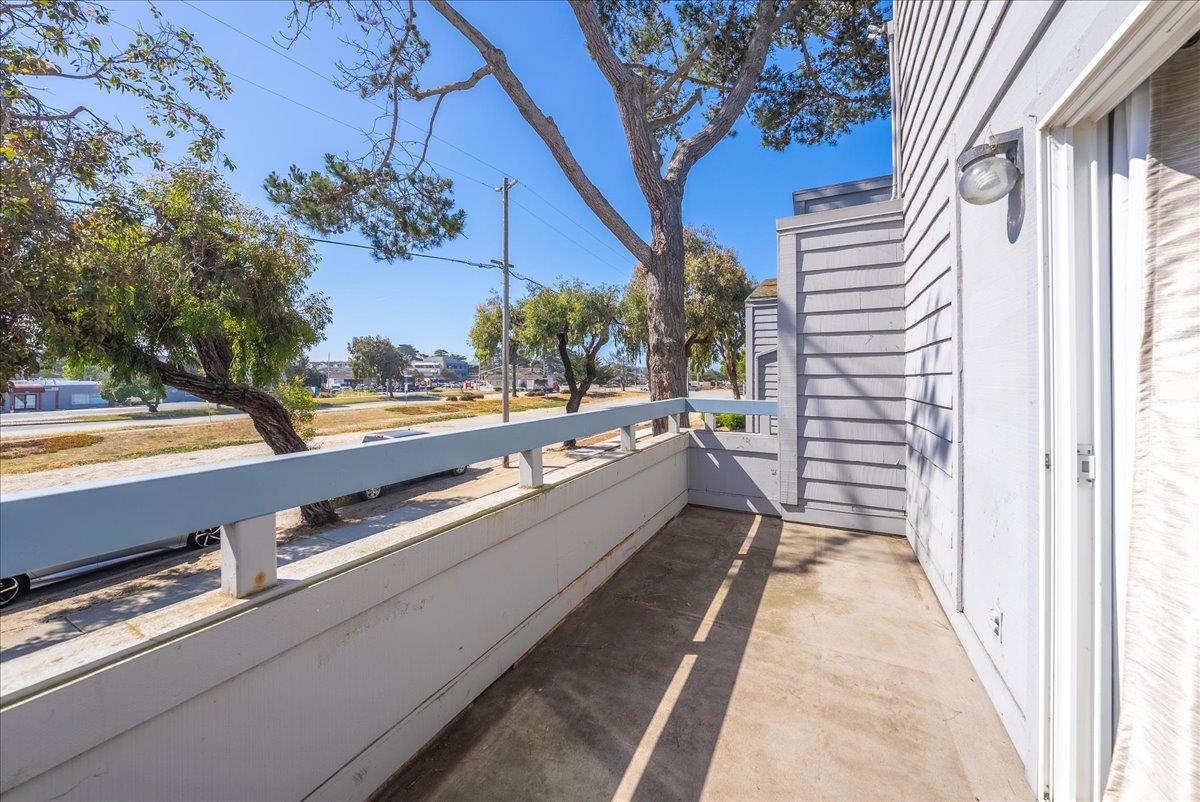 Detail Gallery Image 19 of 25 For 3095 Marina Dr #2,  Marina,  CA 93933 - 2 Beds | 2 Baths