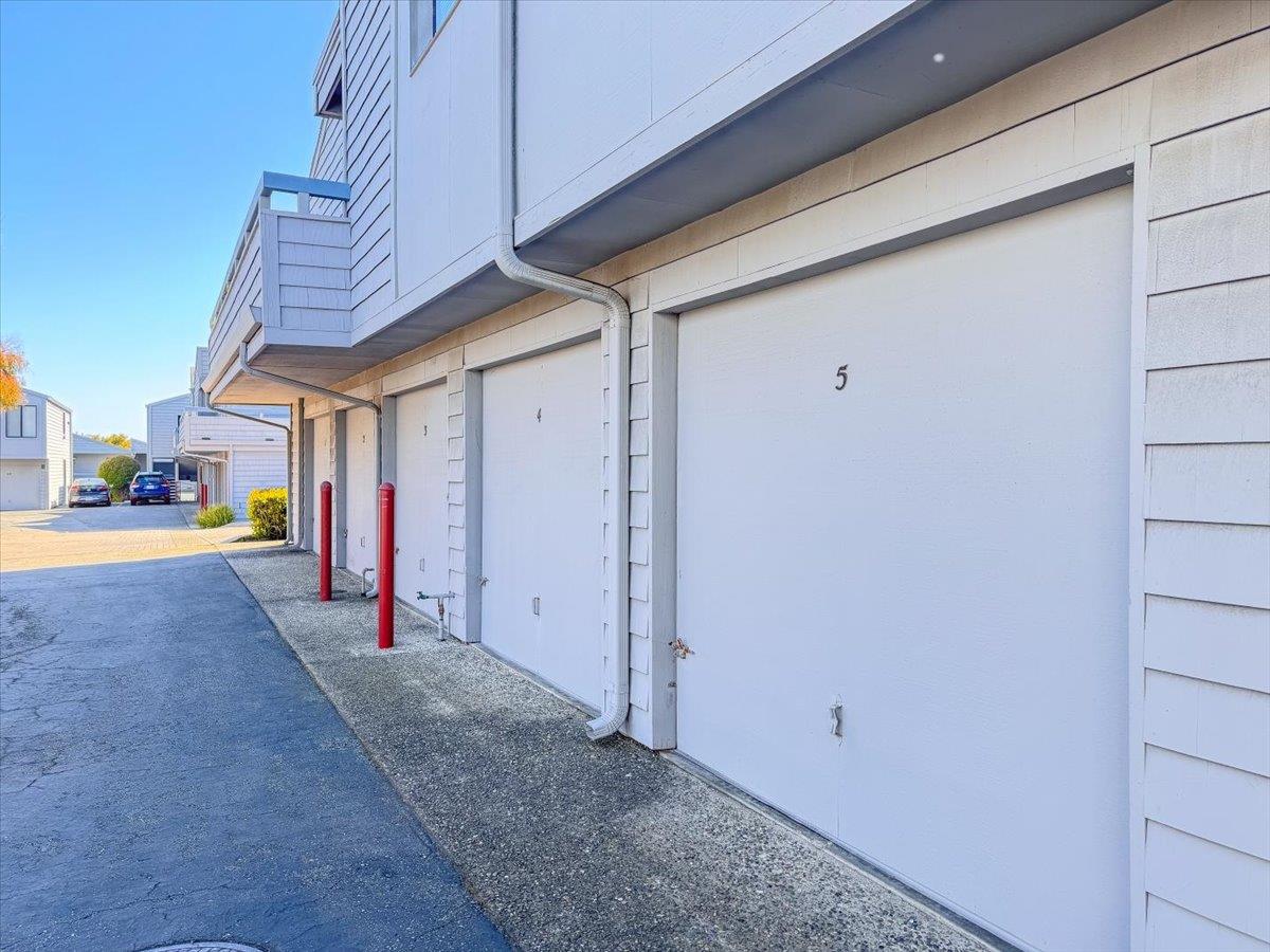 Detail Gallery Image 21 of 25 For 3095 Marina Dr #2,  Marina,  CA 93933 - 2 Beds | 2 Baths
