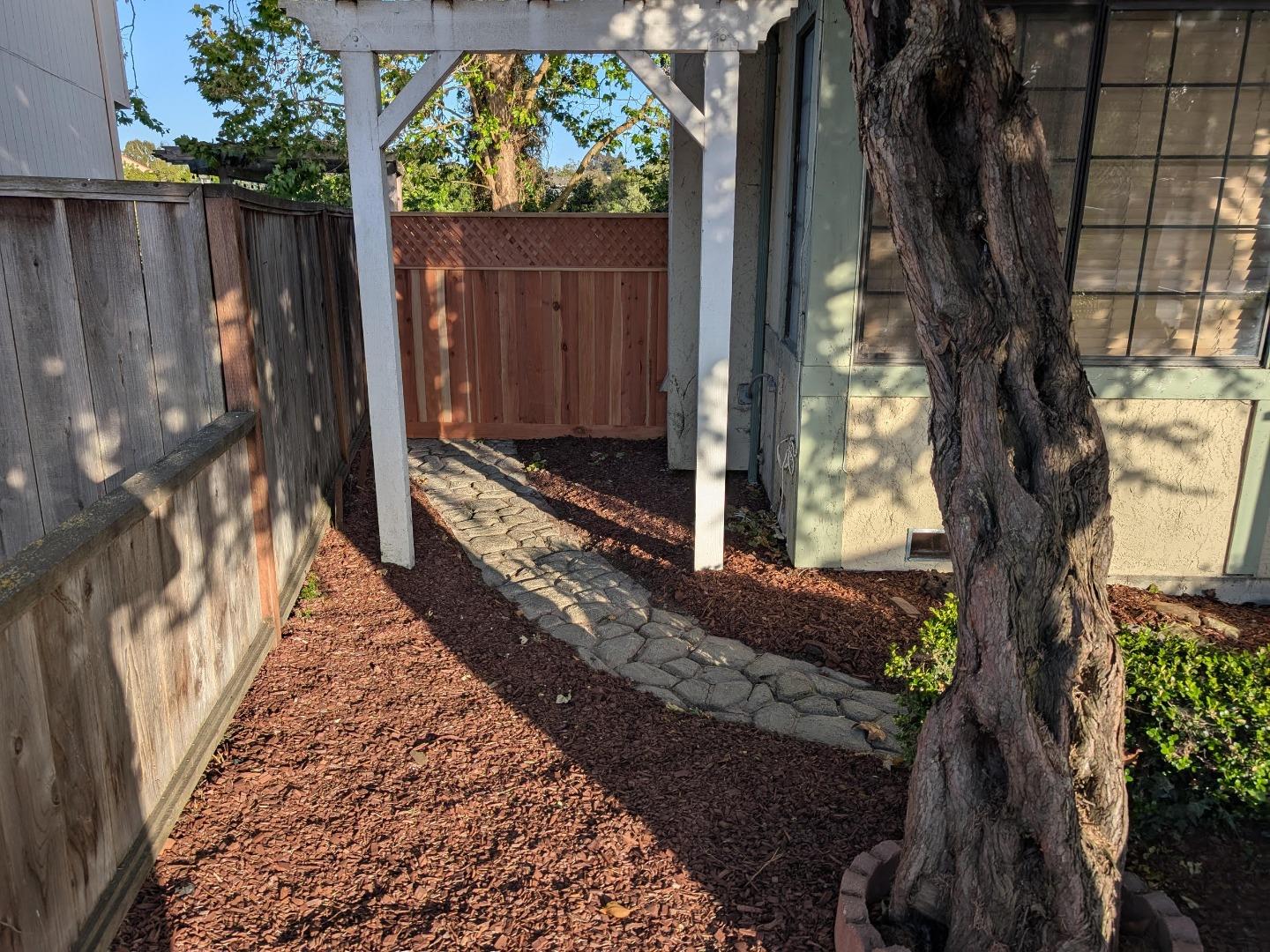 Detail Gallery Image 11 of 39 For 181 Hope Dr, Watsonville,  CA 95076 - 3 Beds | 2/1 Baths