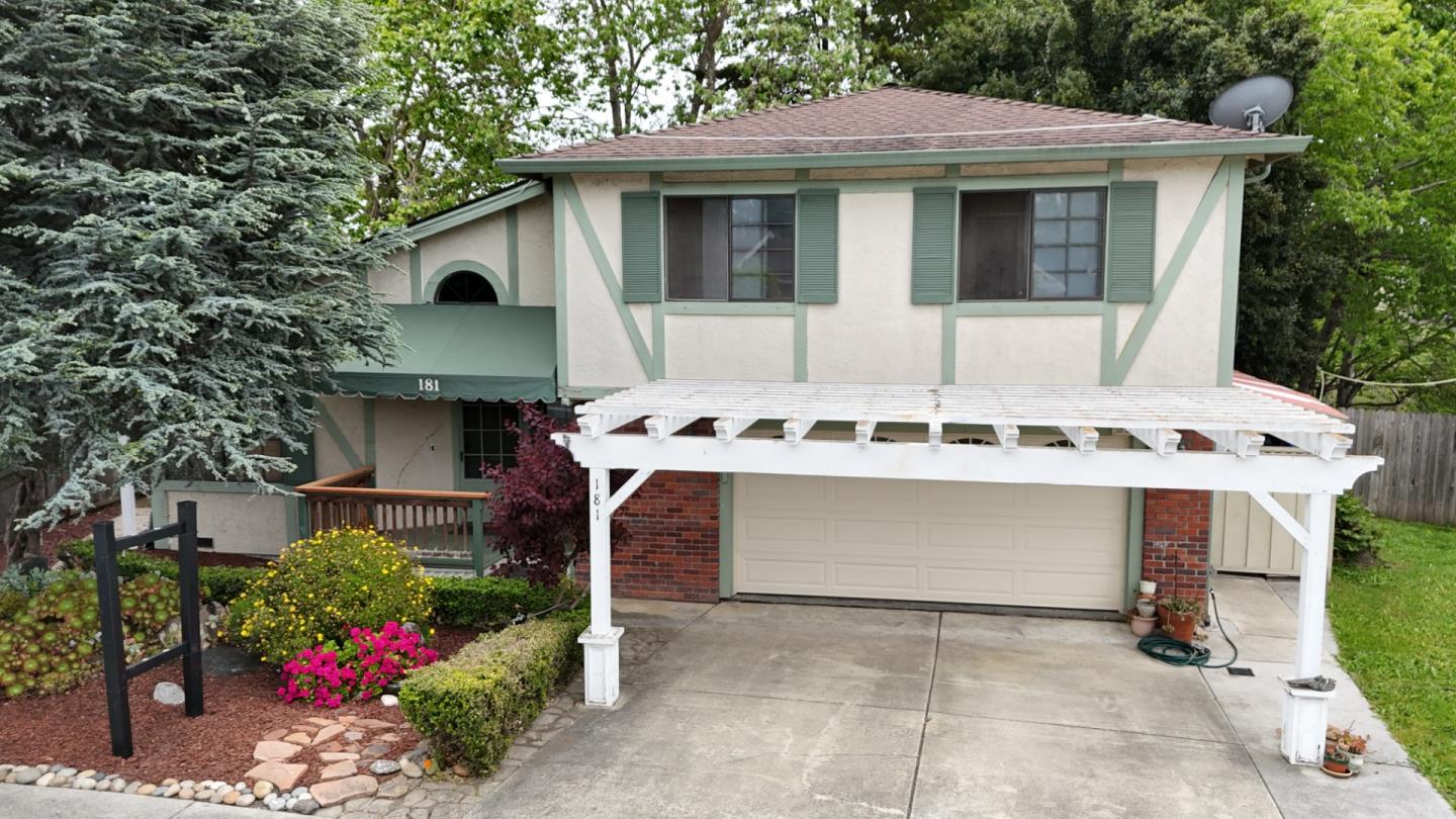 Detail Gallery Image 2 of 39 For 181 Hope Dr, Watsonville,  CA 95076 - 3 Beds | 2/1 Baths