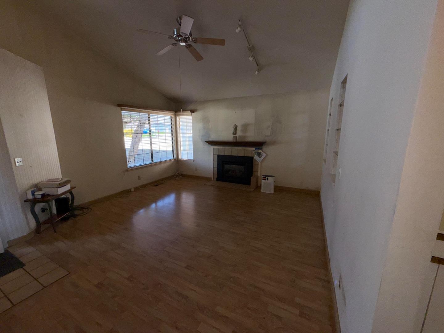 Detail Gallery Image 22 of 39 For 181 Hope Dr, Watsonville,  CA 95076 - 3 Beds | 2/1 Baths