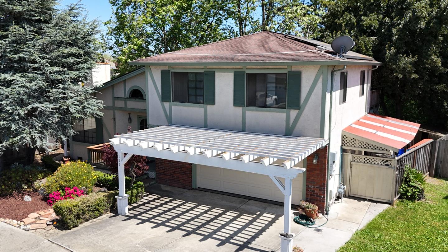 Detail Gallery Image 6 of 39 For 181 Hope Dr, Watsonville,  CA 95076 - 3 Beds | 2/1 Baths