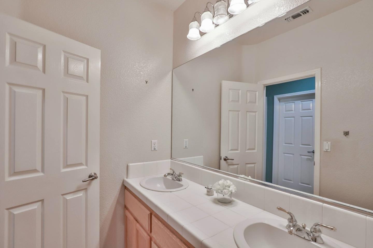 Detail Gallery Image 29 of 30 For 8118 Walnut Fair Cir, Fair Oaks,  CA 95628 - 4 Beds | 2 Baths
