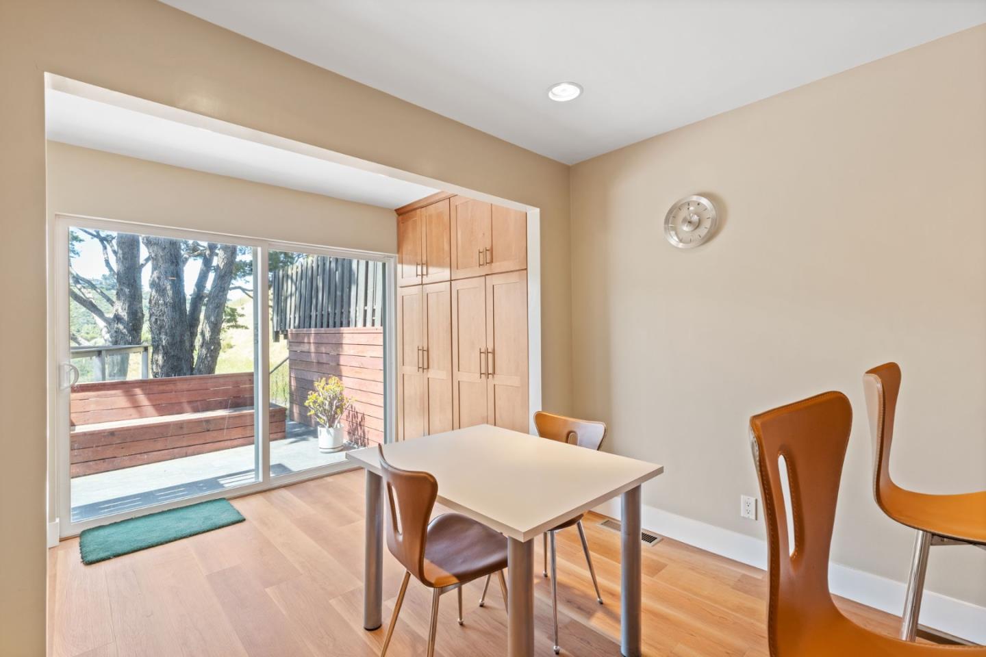 Detail Gallery Image 12 of 53 For 2602 Hastings Dr, Belmont,  CA 94002 - 4 Beds | 3 Baths