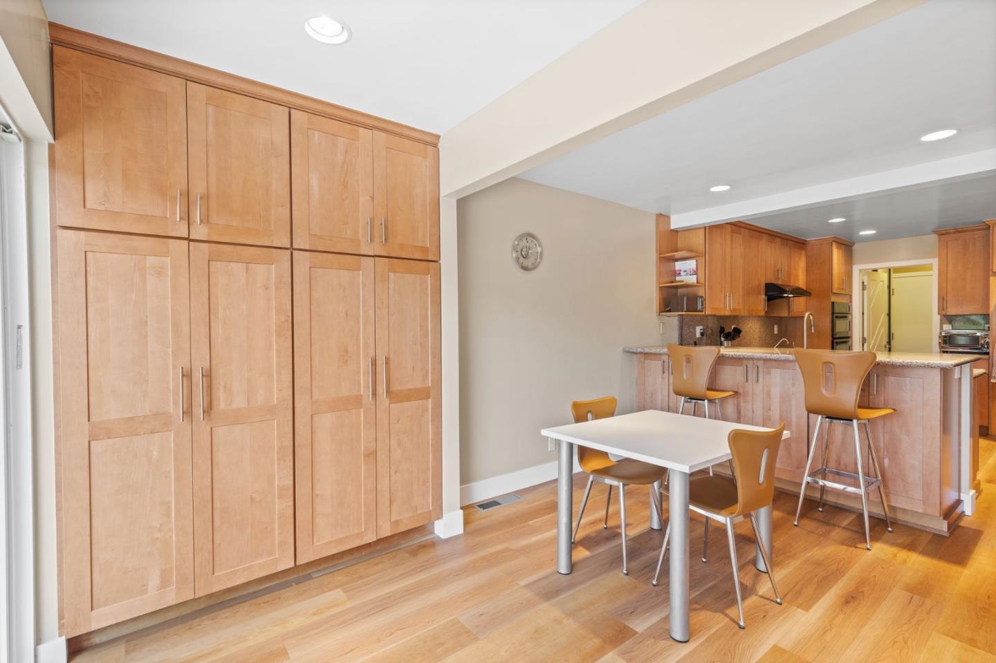Detail Gallery Image 13 of 53 For 2602 Hastings Dr, Belmont,  CA 94002 - 4 Beds | 3 Baths