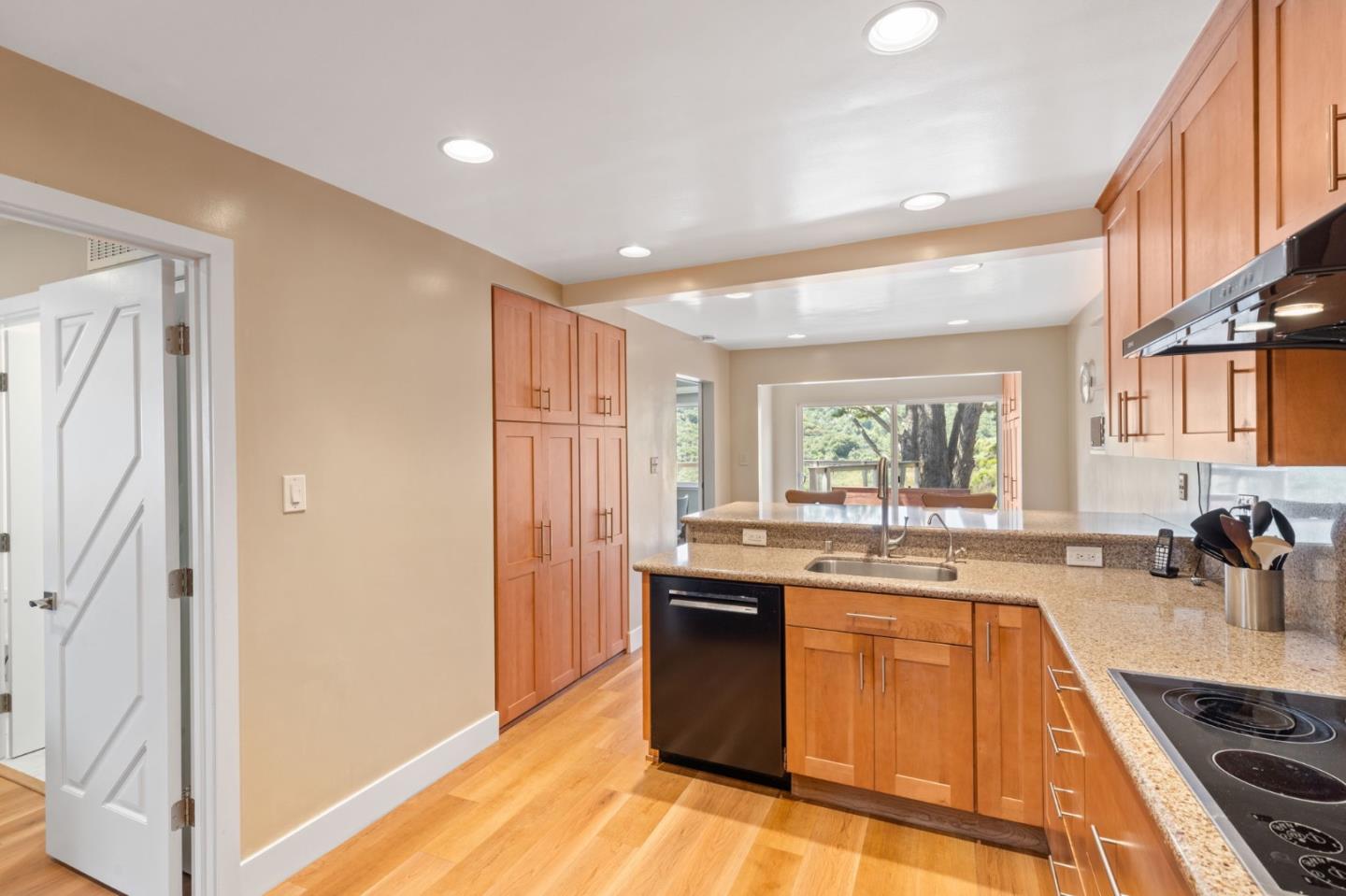 Detail Gallery Image 18 of 53 For 2602 Hastings Dr, Belmont,  CA 94002 - 4 Beds | 3 Baths