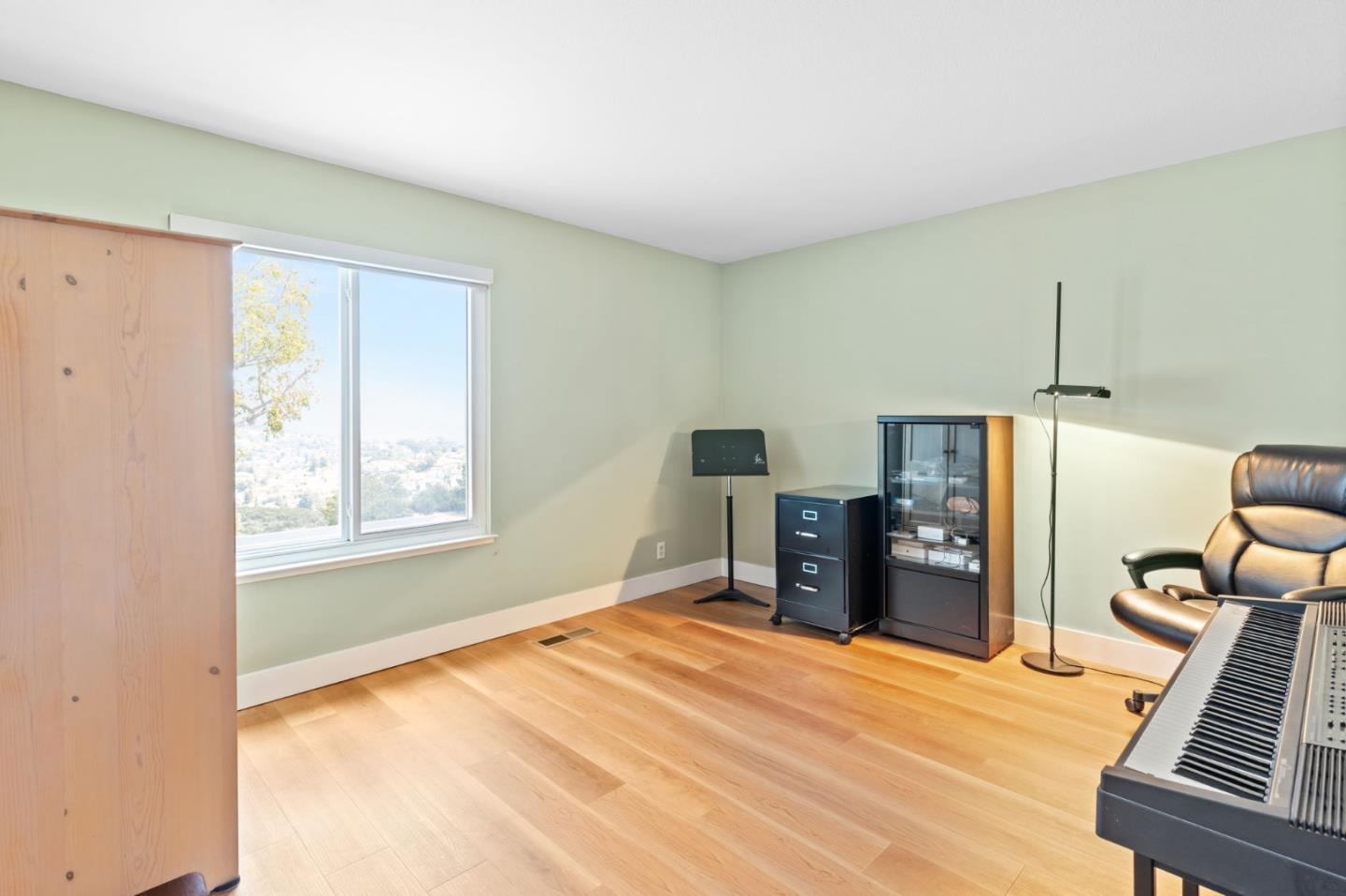 Detail Gallery Image 30 of 53 For 2602 Hastings Dr, Belmont,  CA 94002 - 4 Beds | 3 Baths