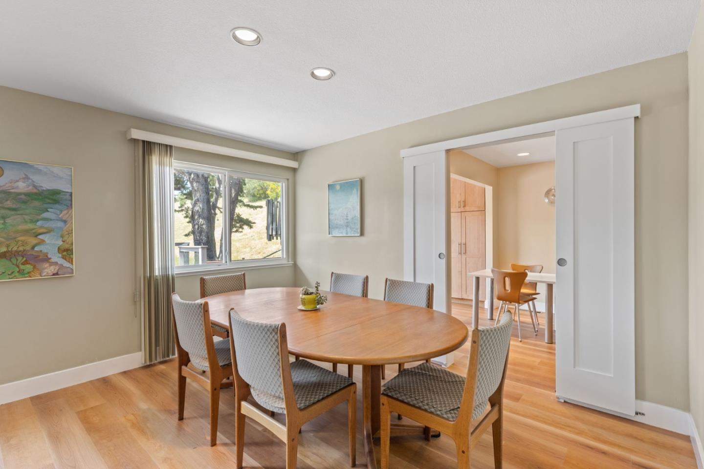 Detail Gallery Image 9 of 53 For 2602 Hastings Dr, Belmont,  CA 94002 - 4 Beds | 3 Baths