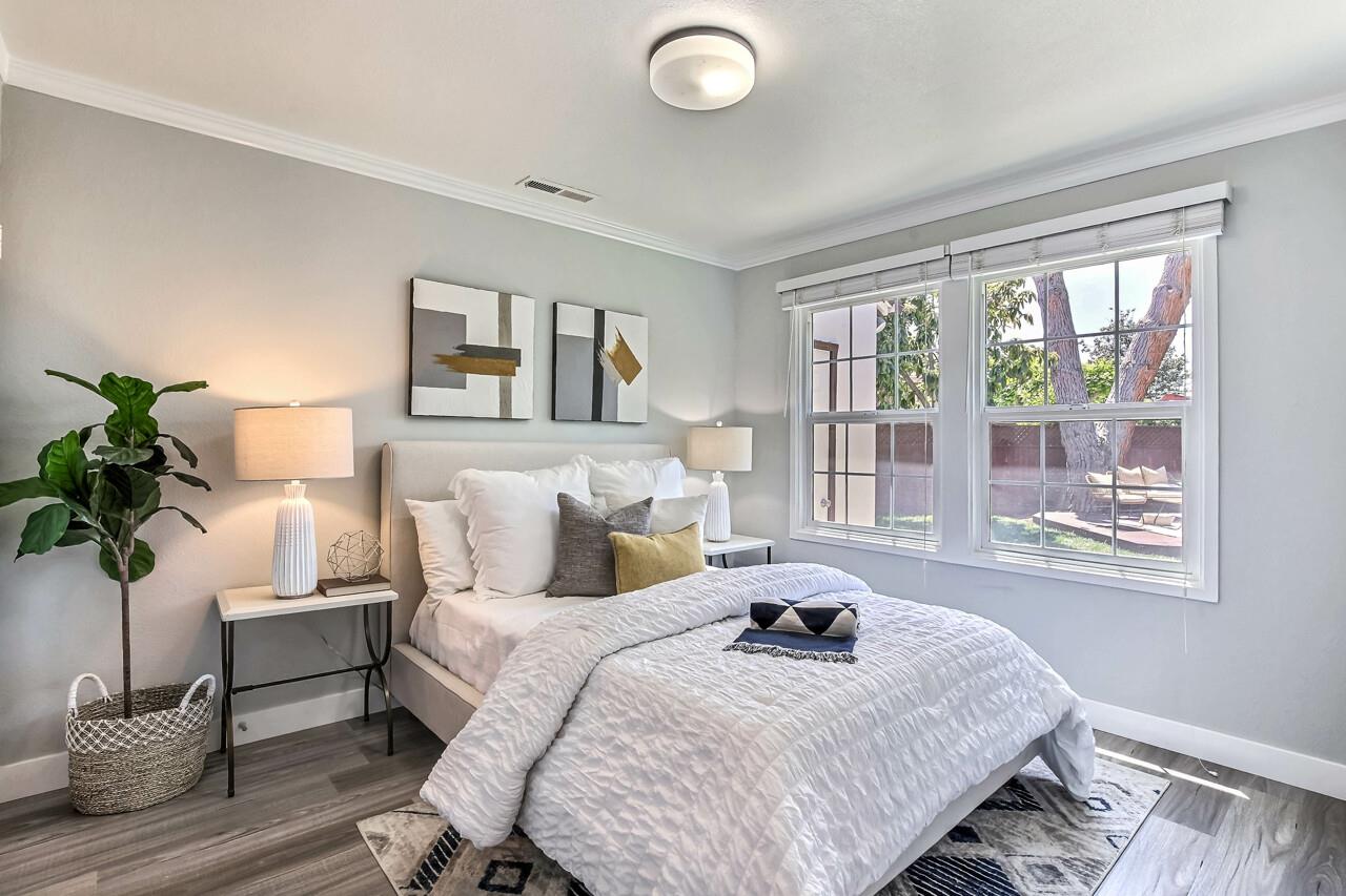 Detail Gallery Image 13 of 23 For 399 N Sunnyvale Ave, Sunnyvale,  CA 94085 - 3 Beds | 2 Baths
